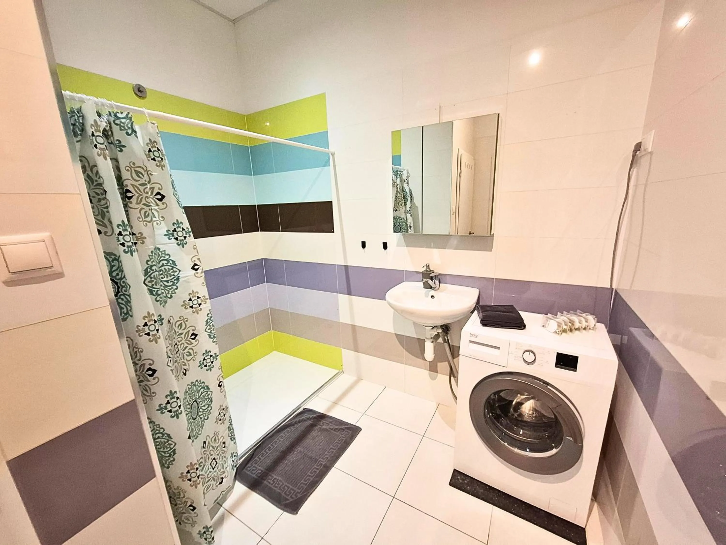 Bathroom in Dimael Hostel & Apartments