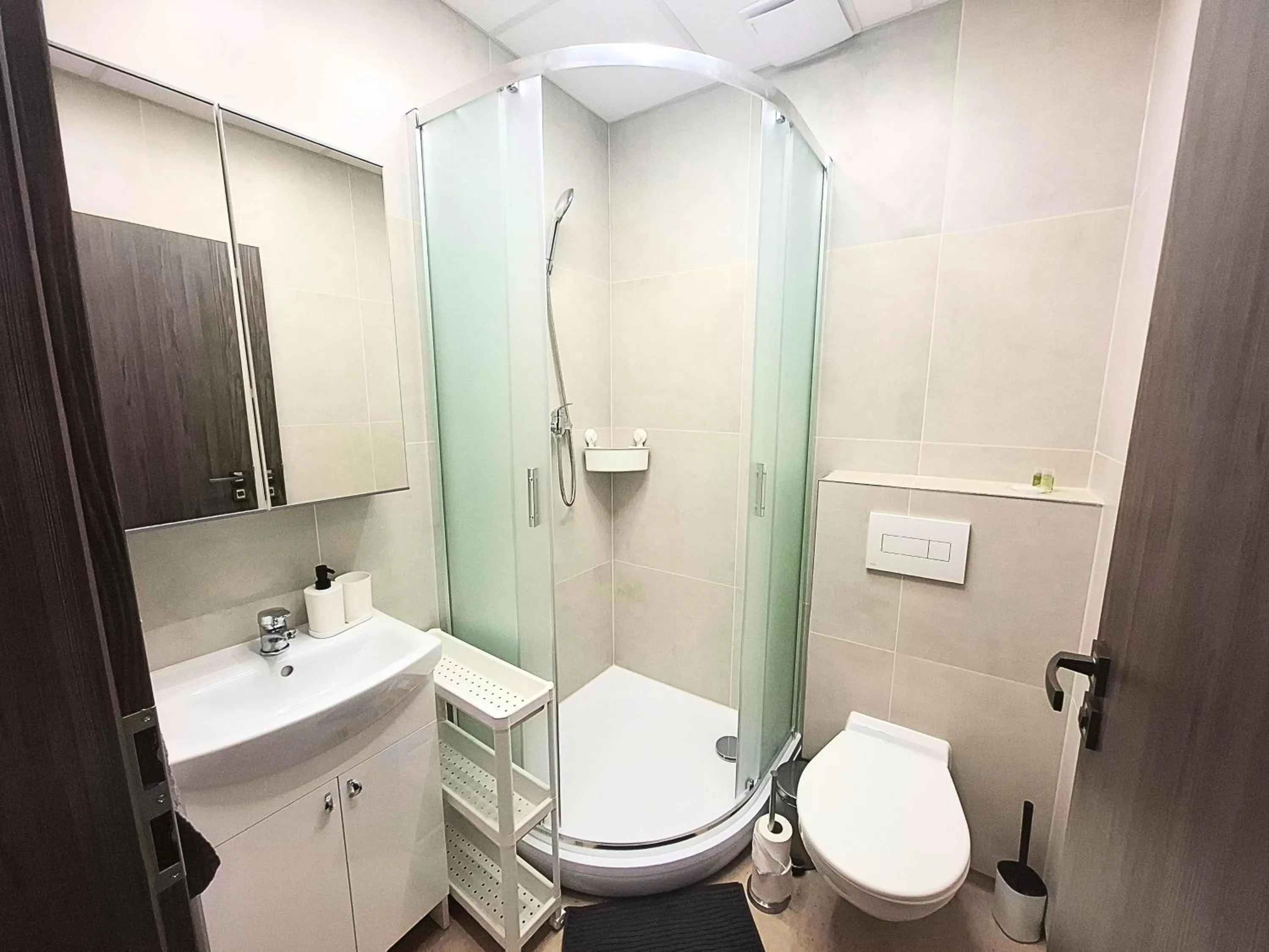 Shower in Dimael Hostel & Apartments