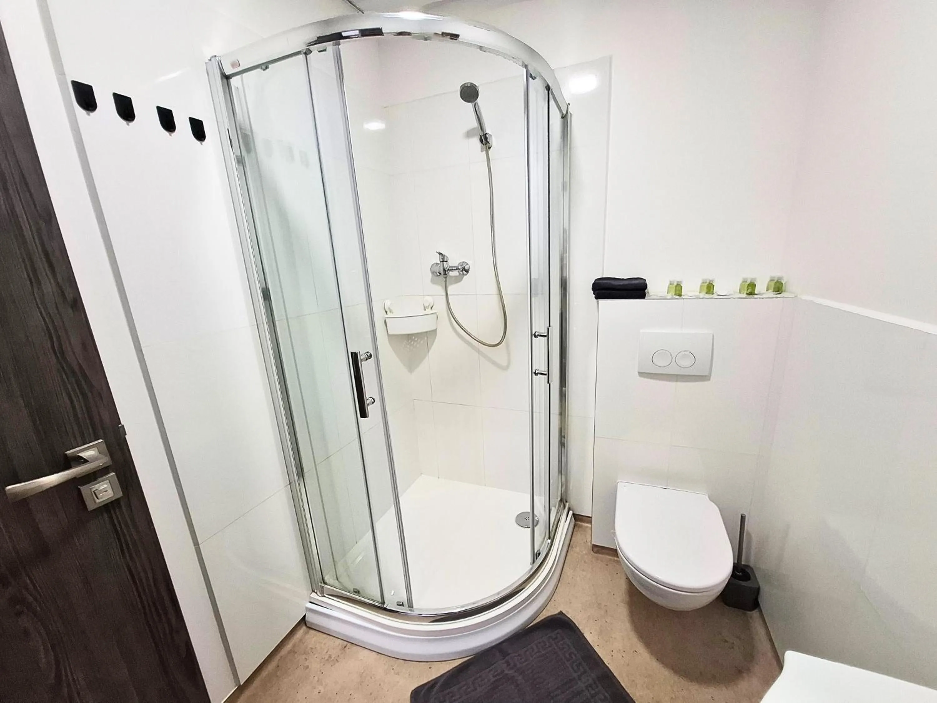Shower in Dimael Hostel & Apartments