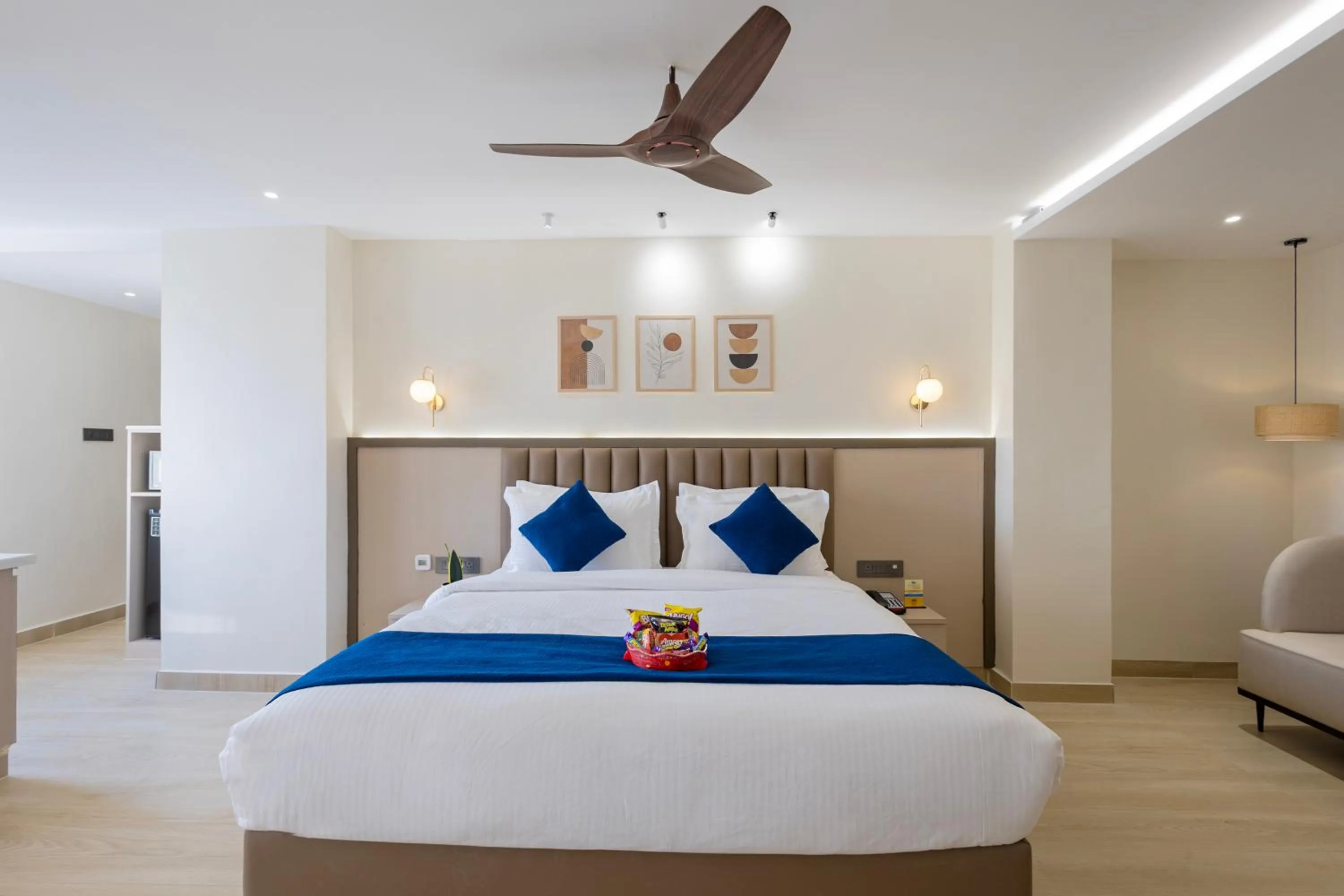Photo of the whole room, Bed in Sunrise A Boutique Hotel, Kondapur - Gachibowli