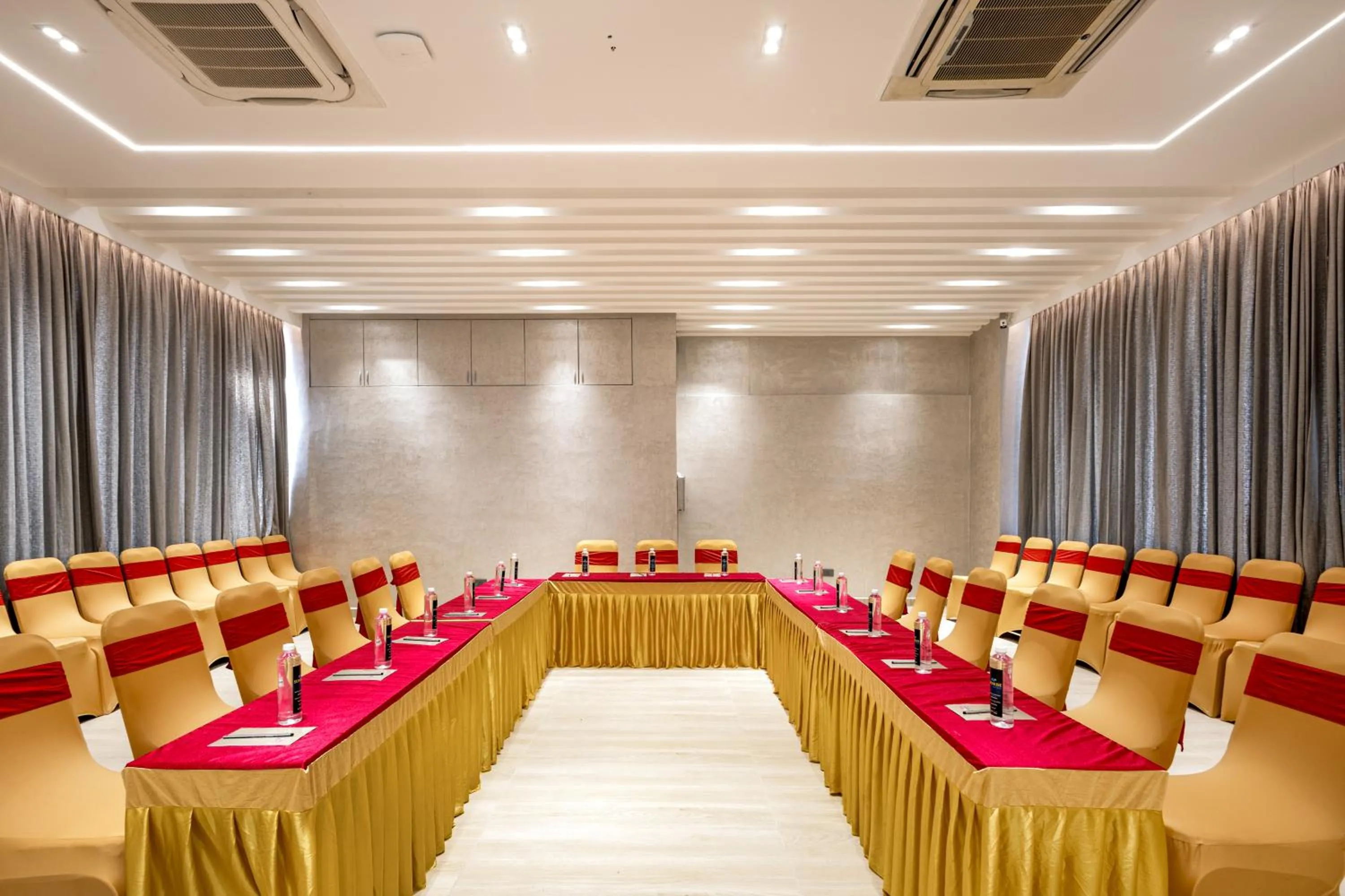 Meeting/conference room in Sunrise A Boutique Hotel, Kondapur - Gachibowli