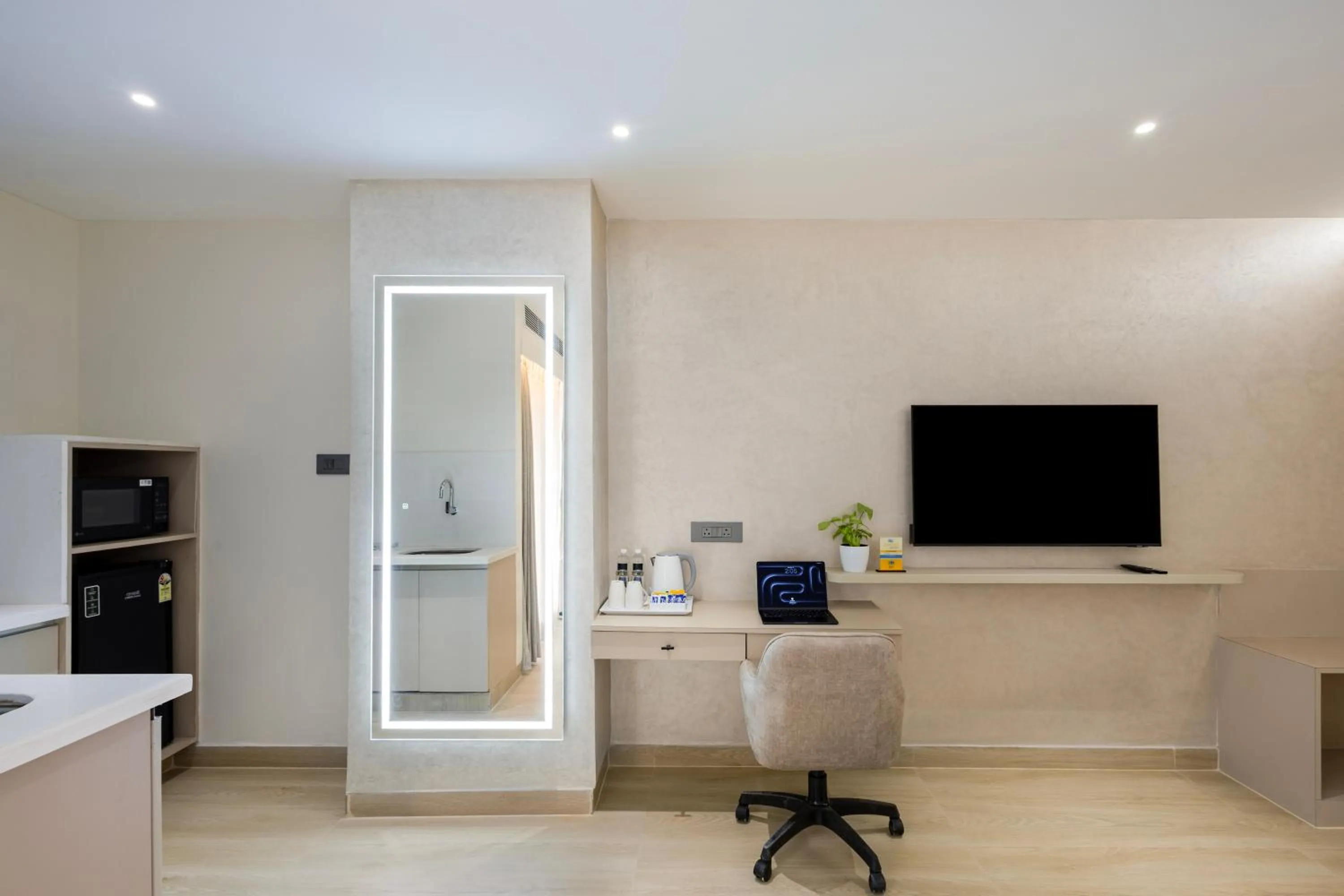 hair dresser in Sunrise A Boutique Hotel, Kondapur - Gachibowli