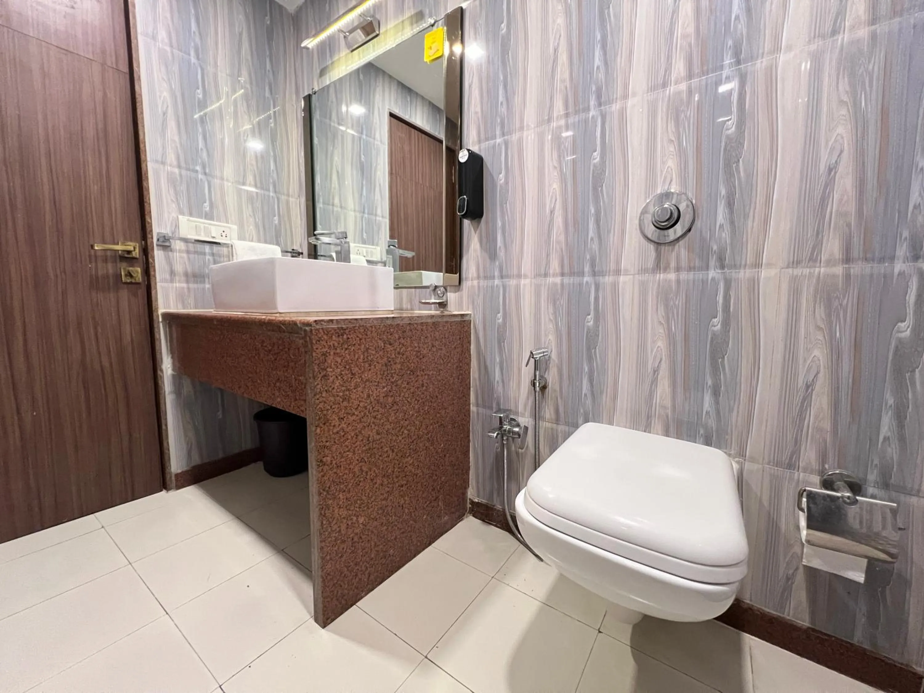 Toilet in Aayush Resort