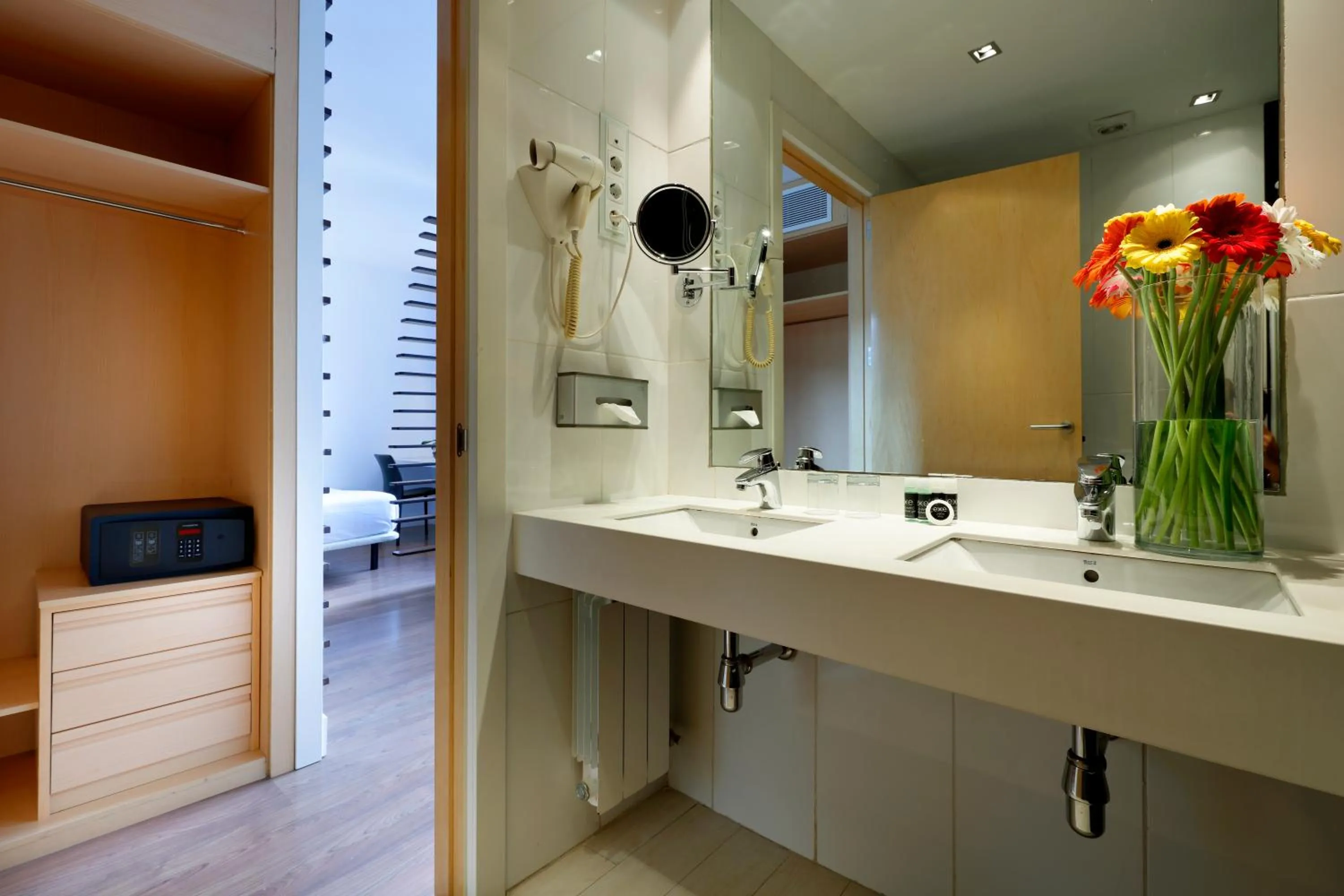 Toilet in Exe Victoria Palace