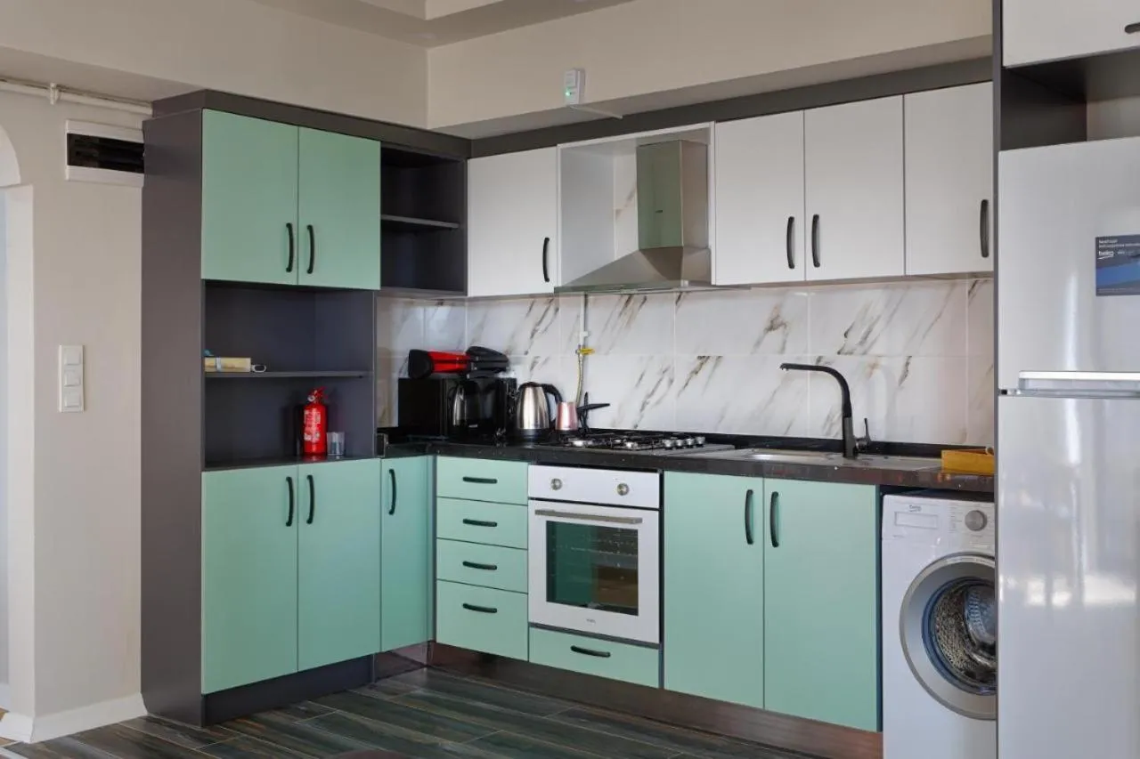 Coffee/tea facilities in by Abraham Galata