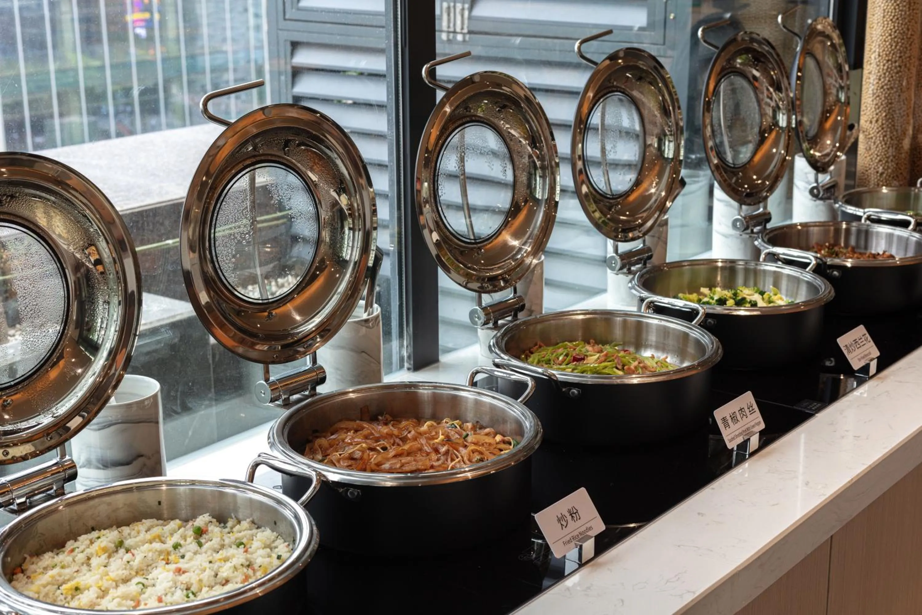 Buffet breakfast in Atour X Hotel Chengdu Jinhua Wanda Zhonggang Plaza