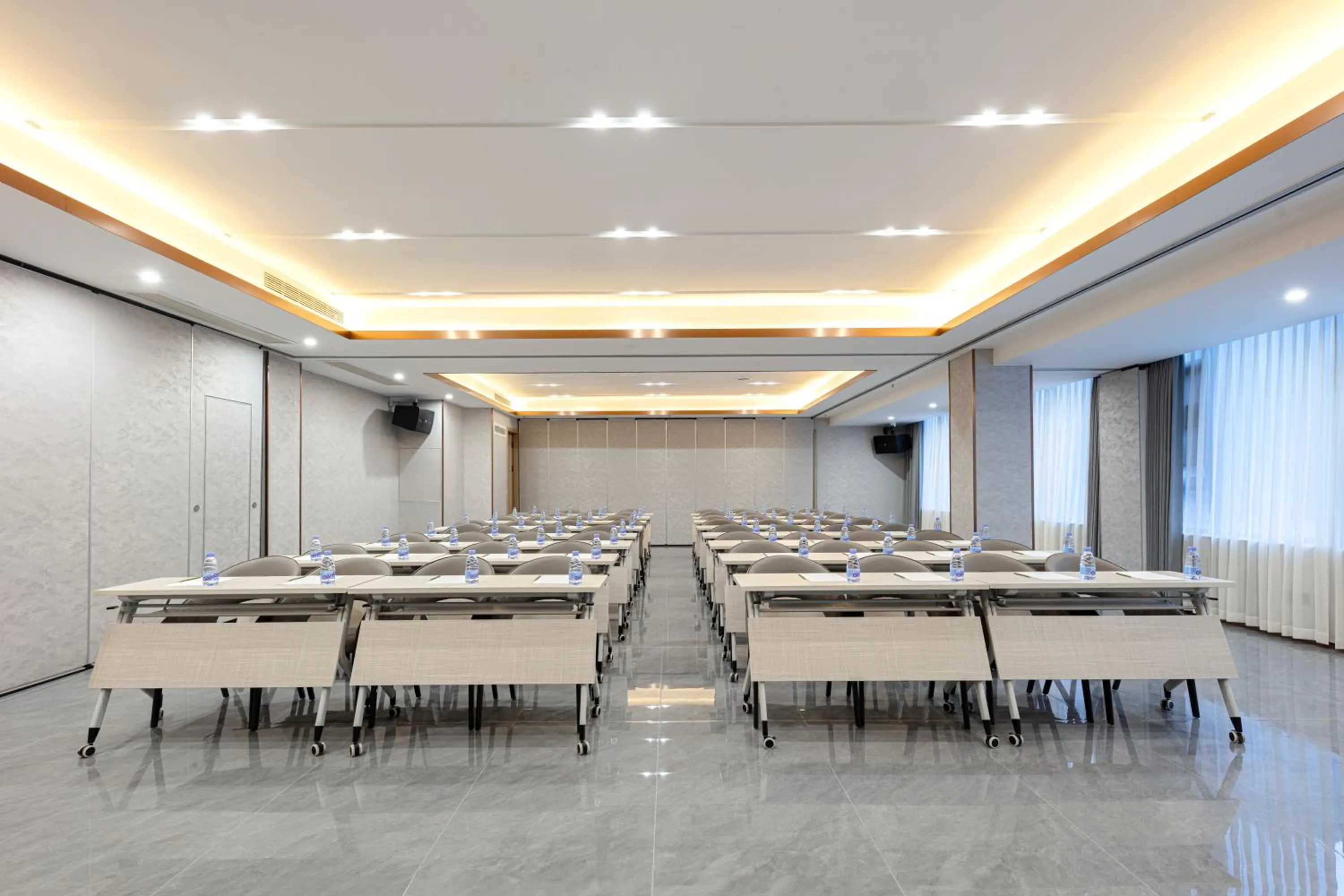 Meeting/conference room in Atour X Hotel Chengdu Jinhua Wanda Zhonggang Plaza