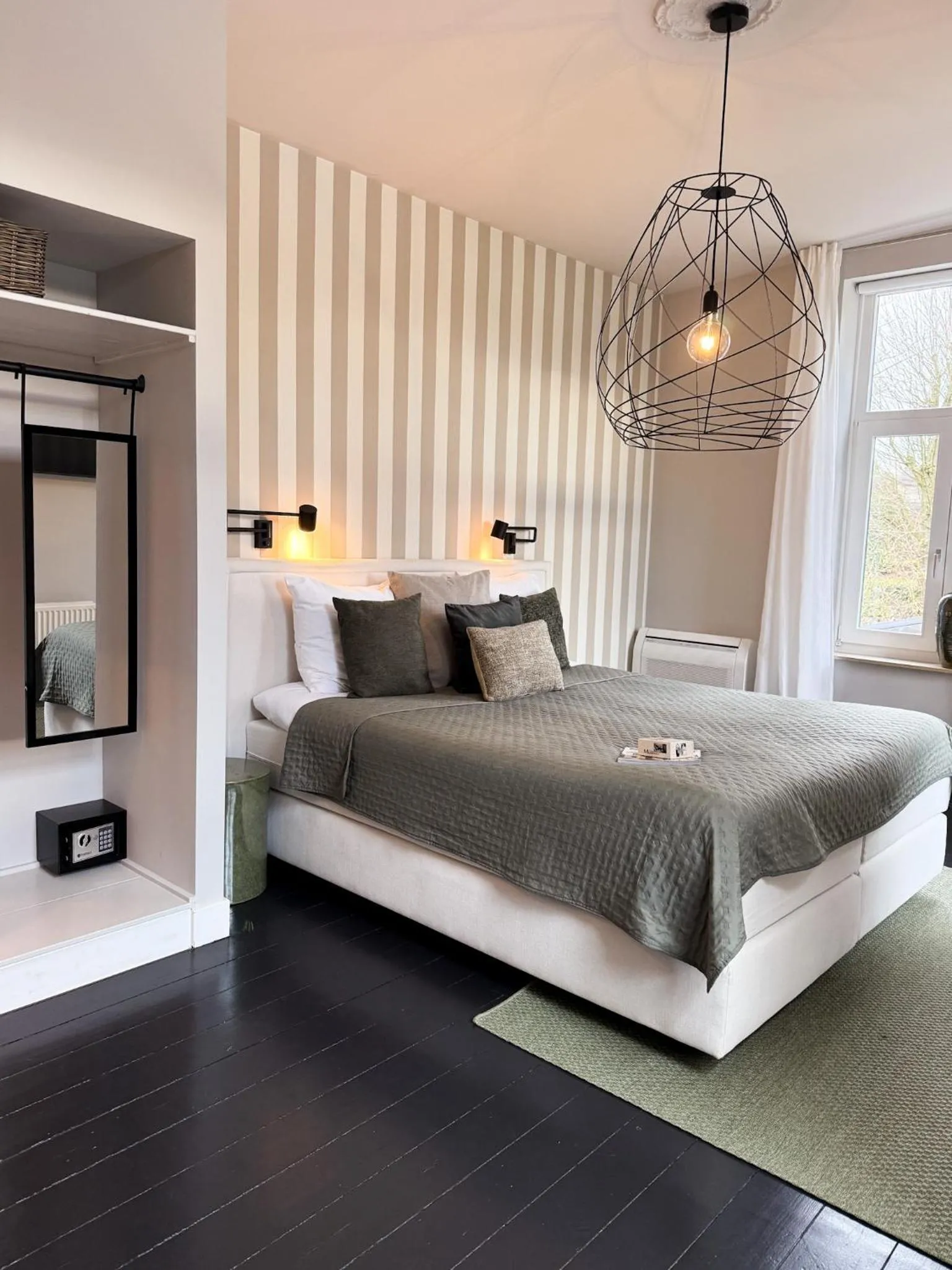 Bed in Villa V - Petit Hôtel