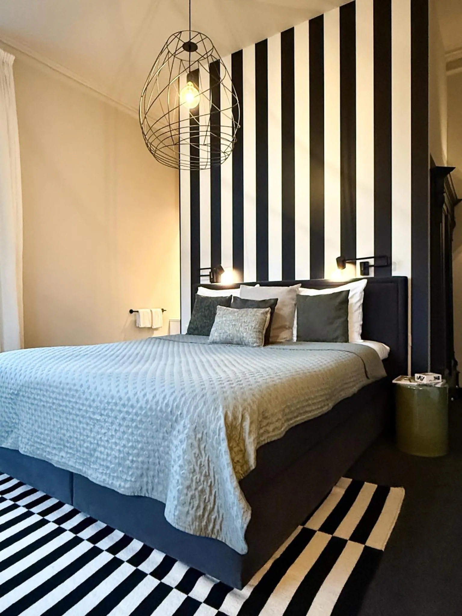 Bed in Villa V - Petit Hôtel