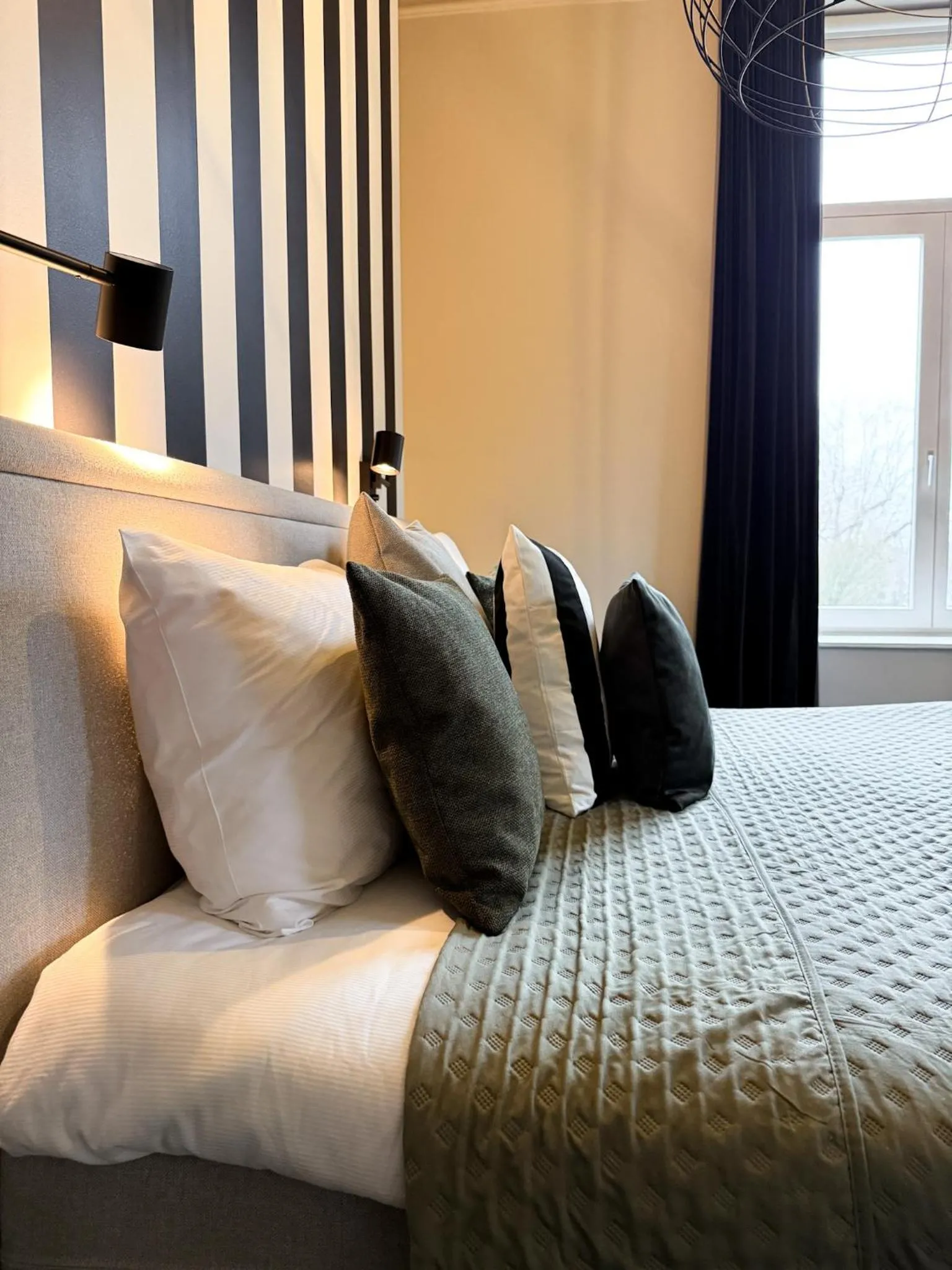 Bed in Villa V - Petit Hôtel