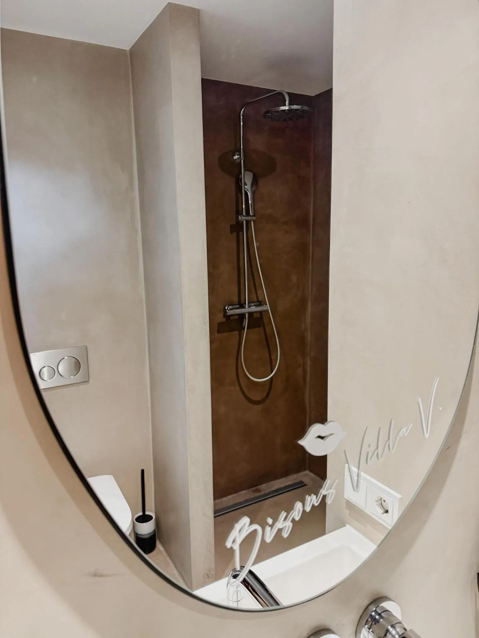 Shower in Villa V - Petit Hôtel