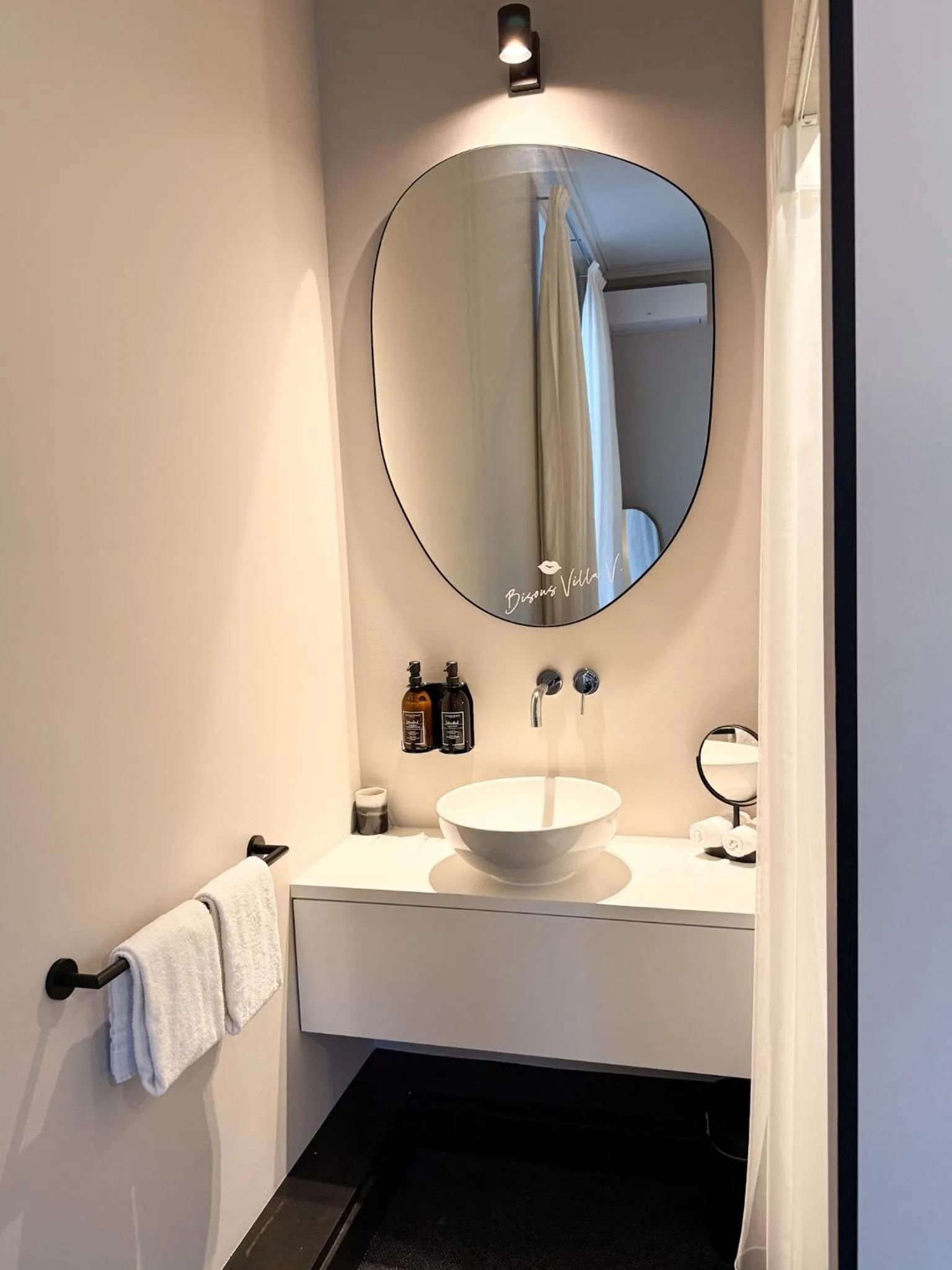Bathroom in Villa V - Petit Hôtel