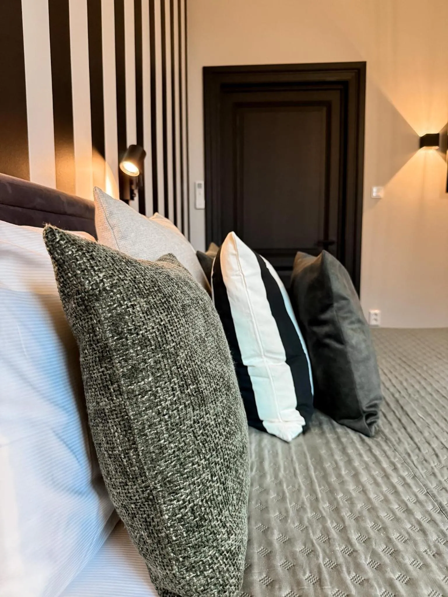 Bed in Villa V - Petit Hôtel