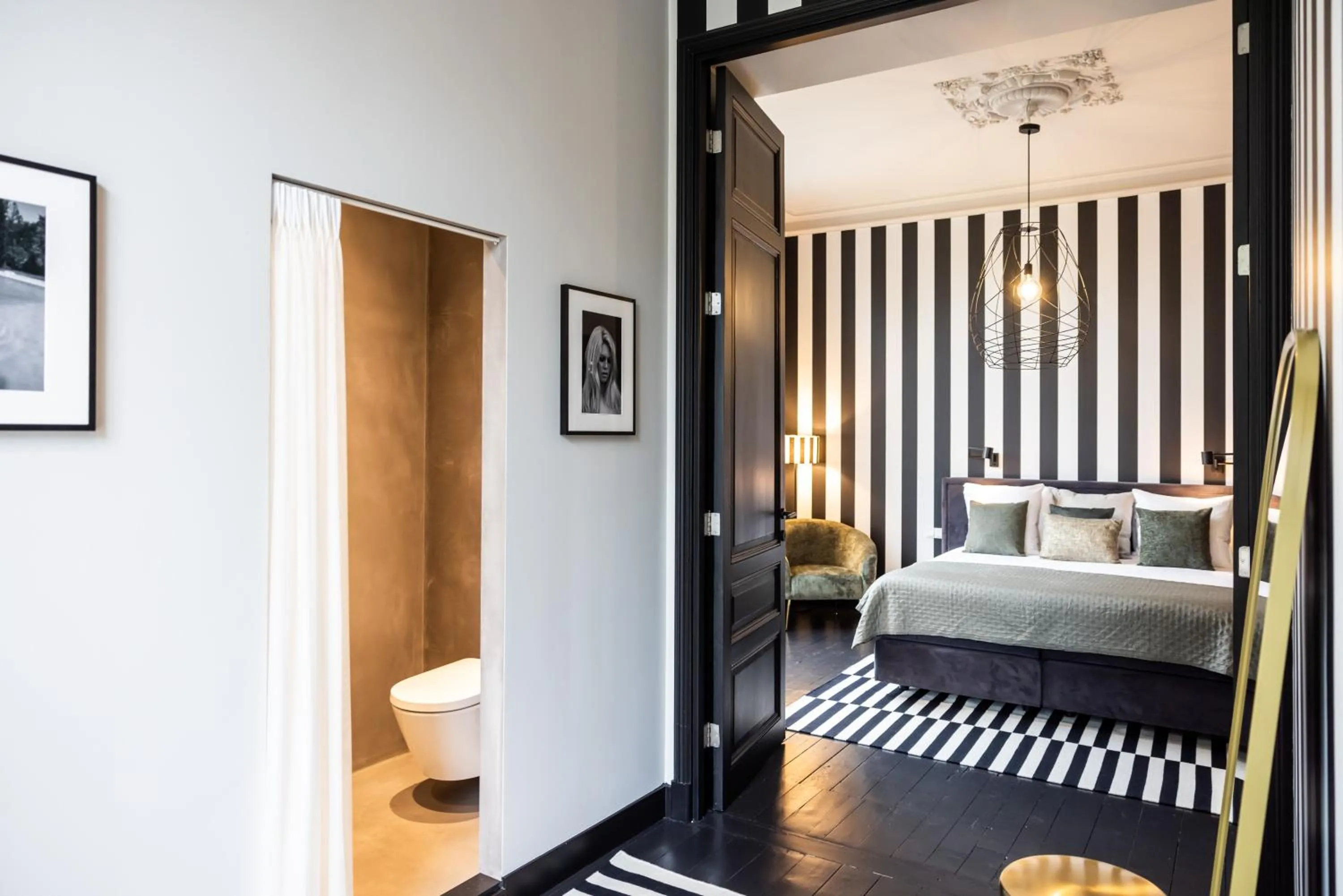 Bedroom, Bed in Villa V - Petit Hôtel