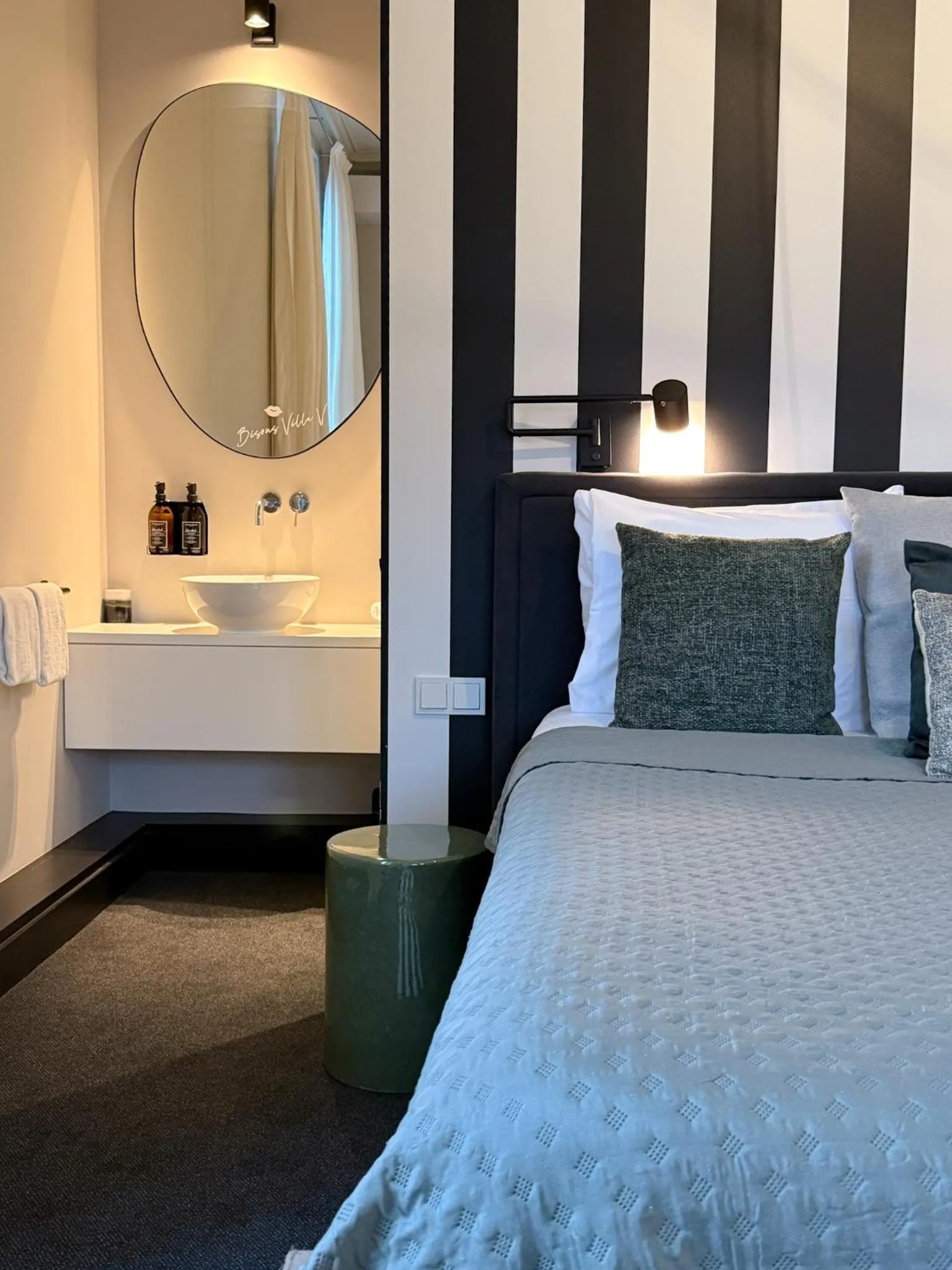 Bed in Villa V - Petit Hôtel