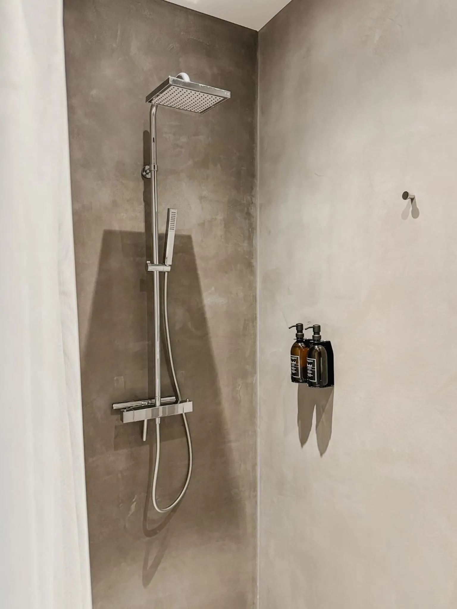 Shower in Villa V - Petit Hôtel