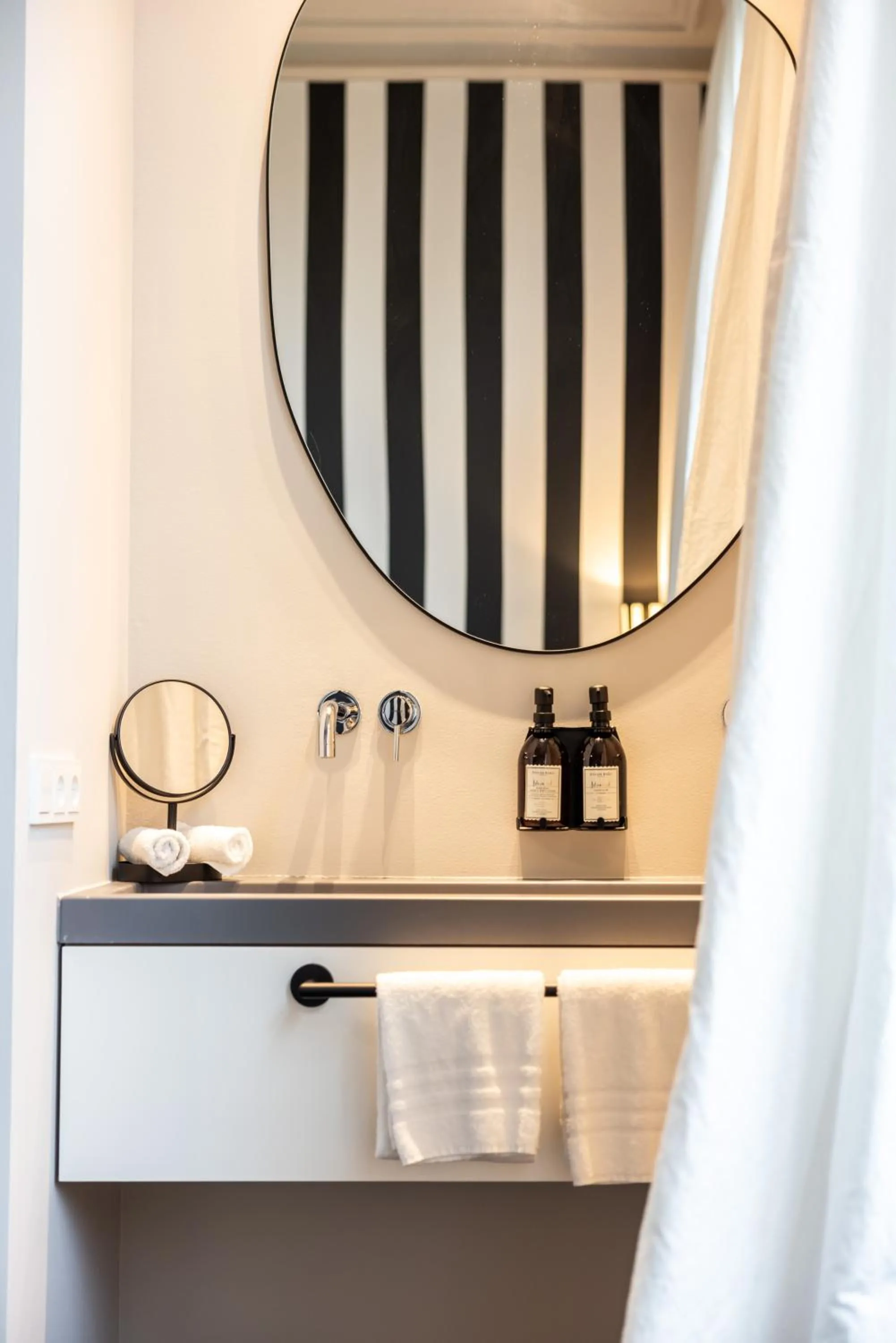 Bathroom in Villa V - Petit Hôtel