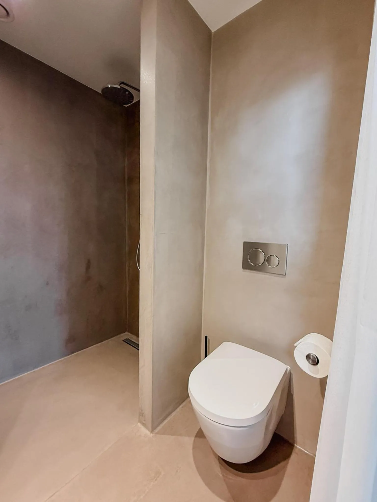 Toilet in Villa V - Petit Hôtel