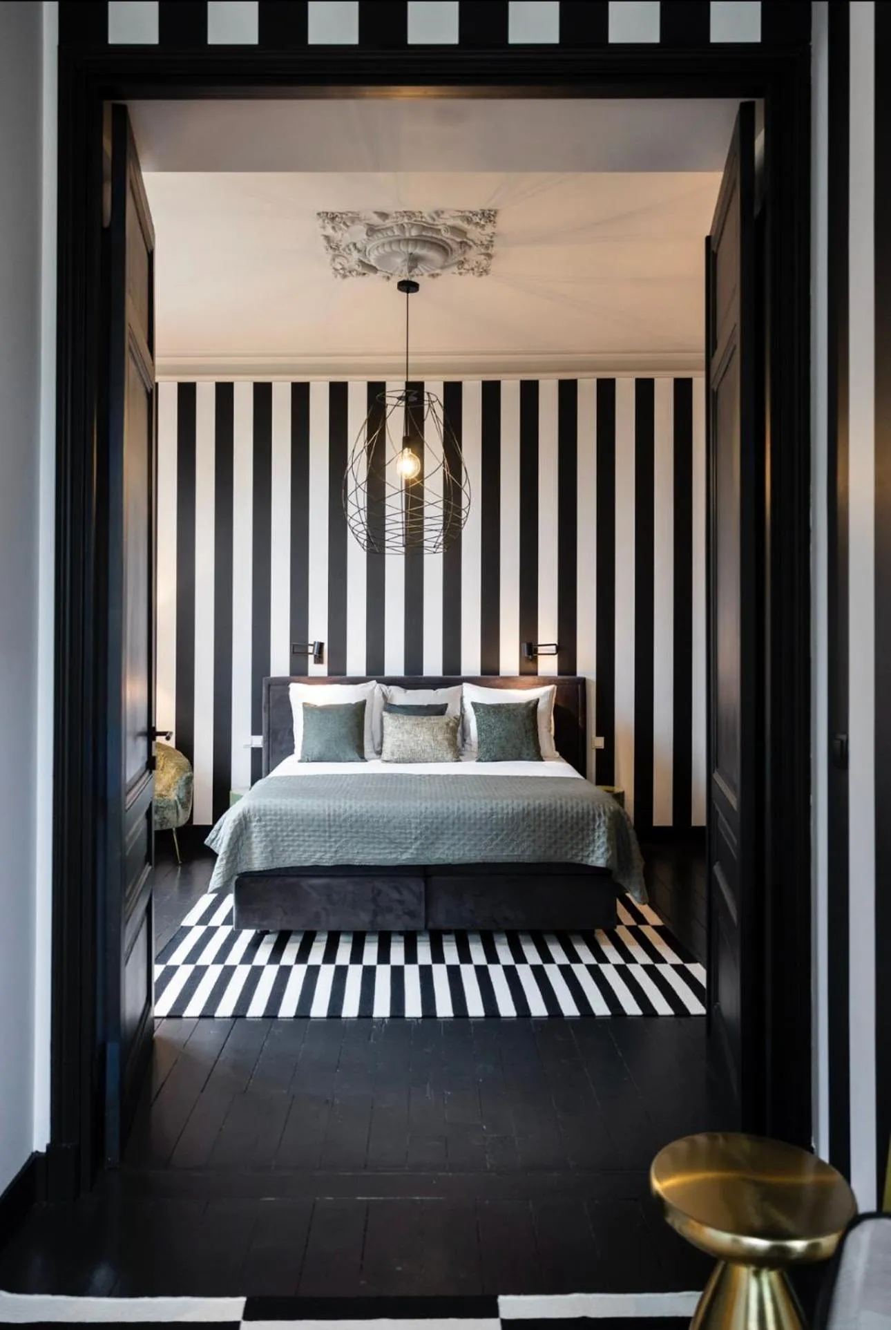 Bed in Villa V - Petit Hôtel