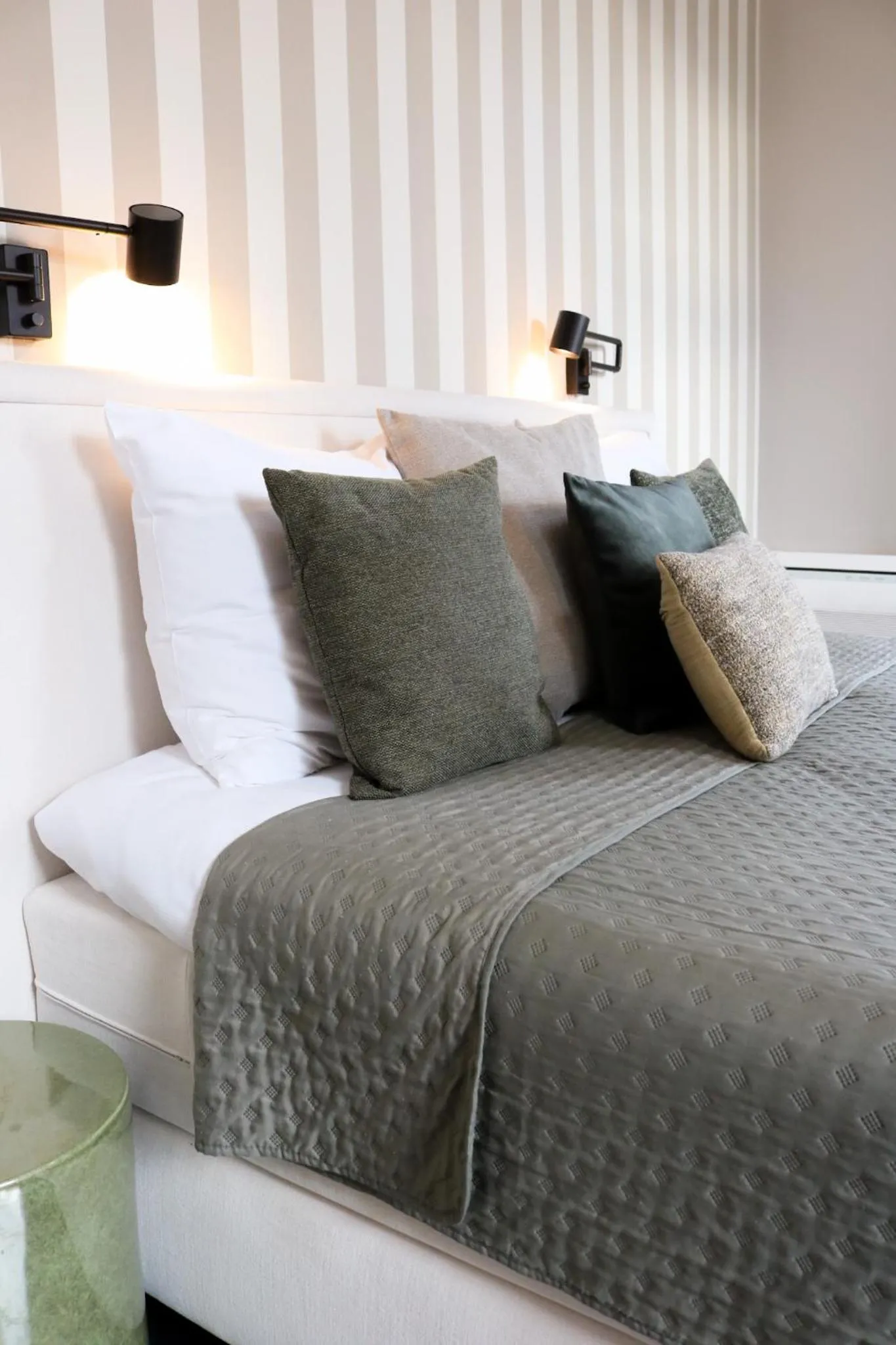 Bed in Villa V - Petit Hôtel