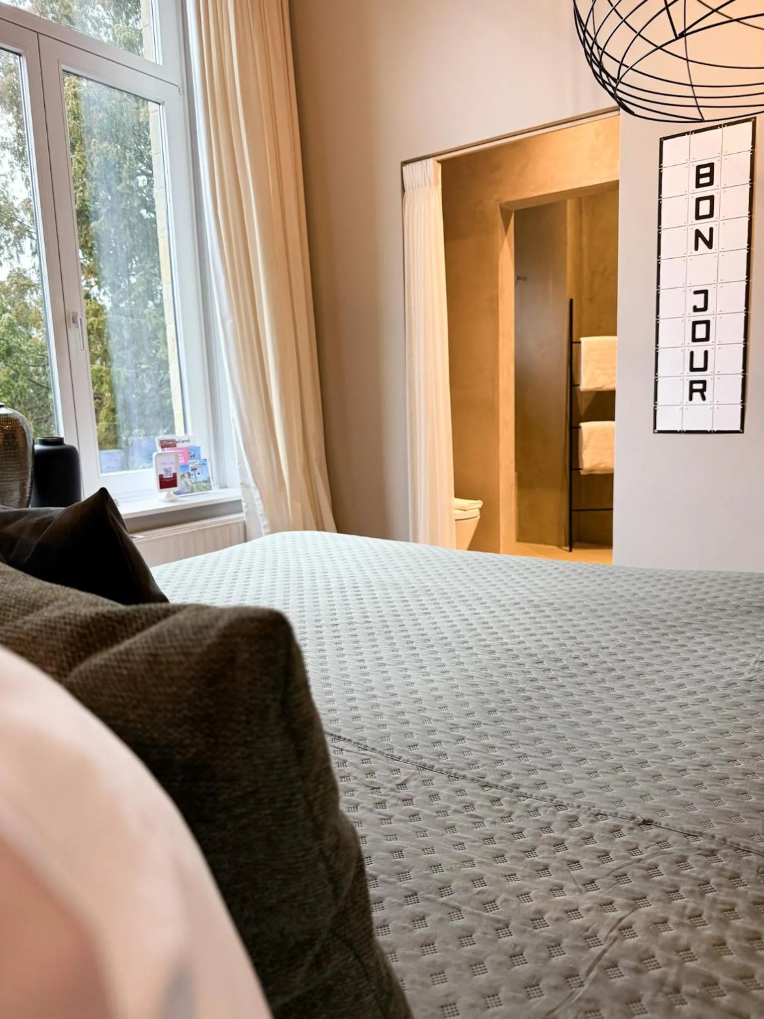 Bed in Villa V - Petit Hôtel
