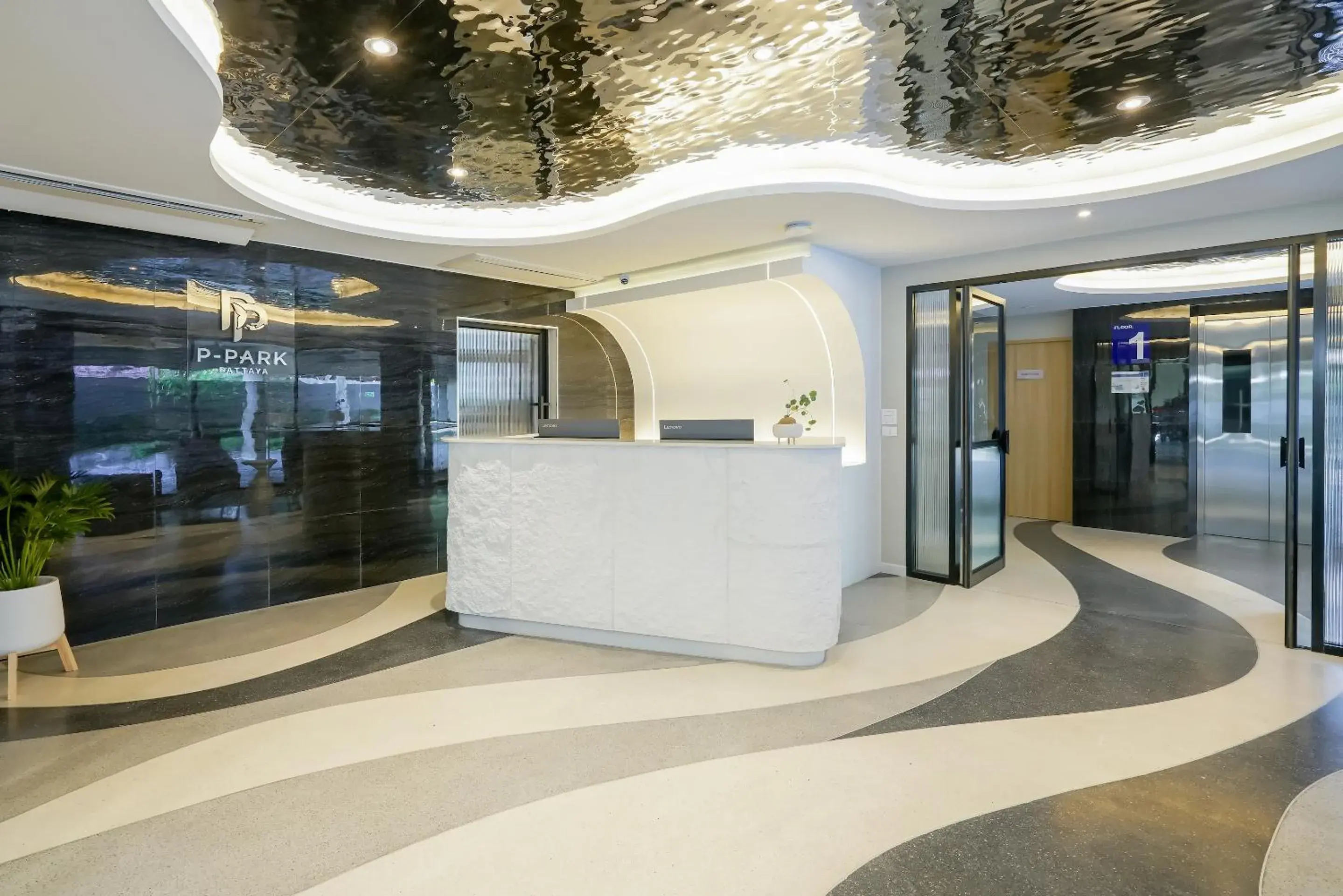 Lobby or reception in P-Park Hotel Pattaya Lobby or reception in P-Park Hotel Pattaya