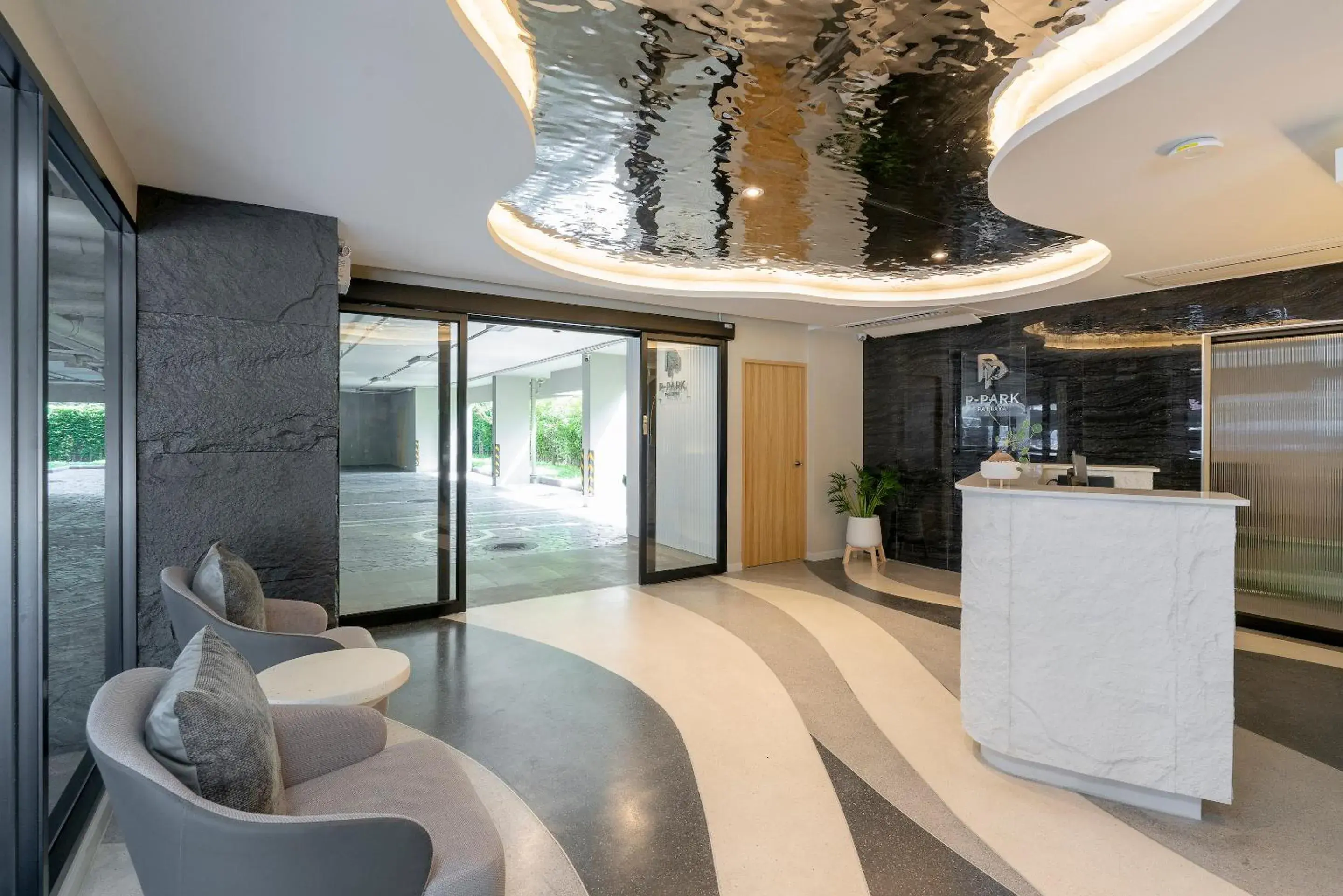 Lobby or reception in P-Park Hotel Pattaya Lobby or reception in P-Park Hotel Pattaya