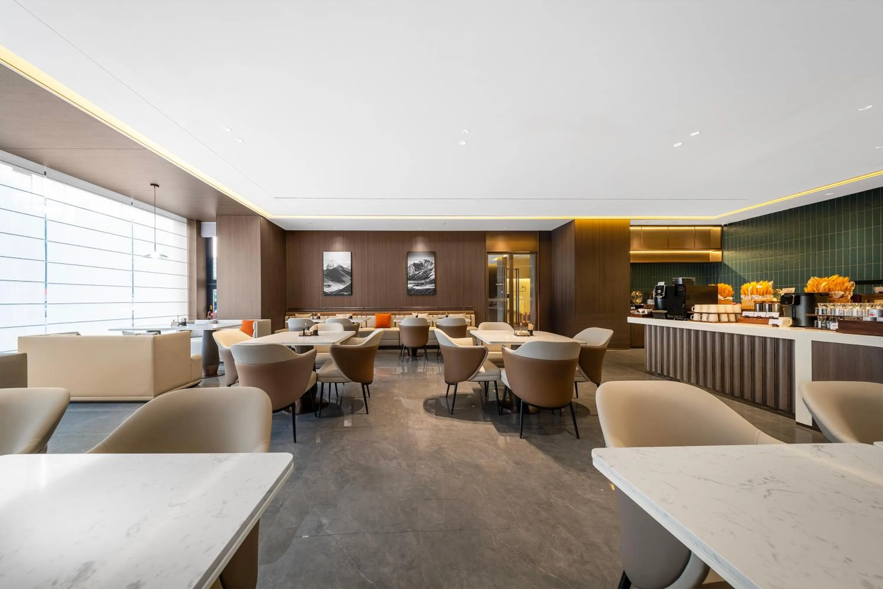 Atour Hotel Chengdu Jinniui Yipintianxia