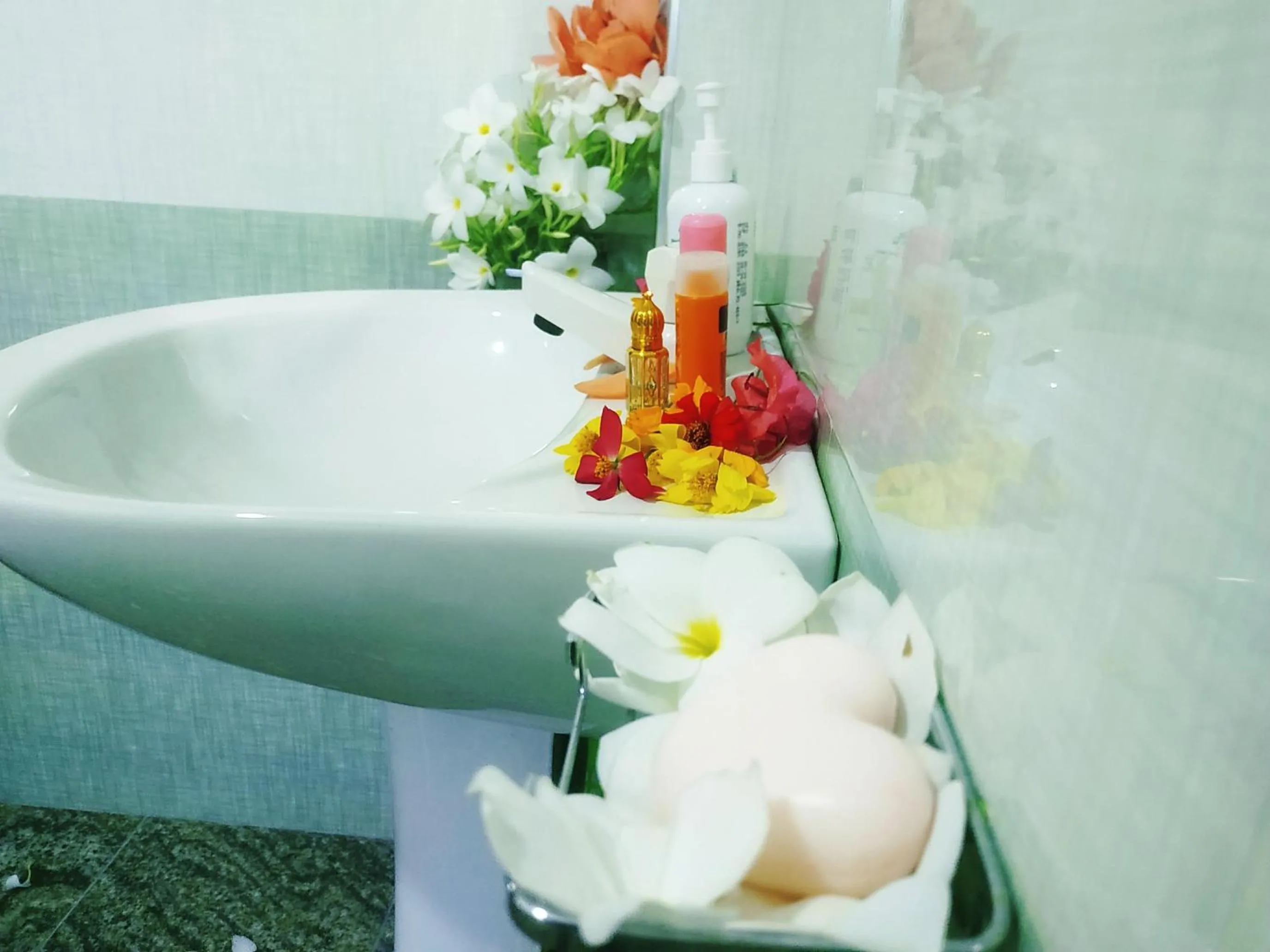 Bathroom in Green heaven safari resort Udawalawa