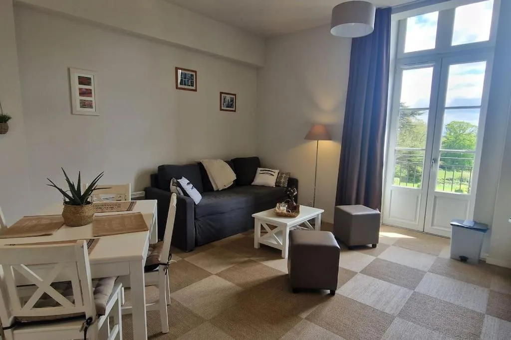 One-Bedroom Apartment in Appt à Baden au château de Kergonano