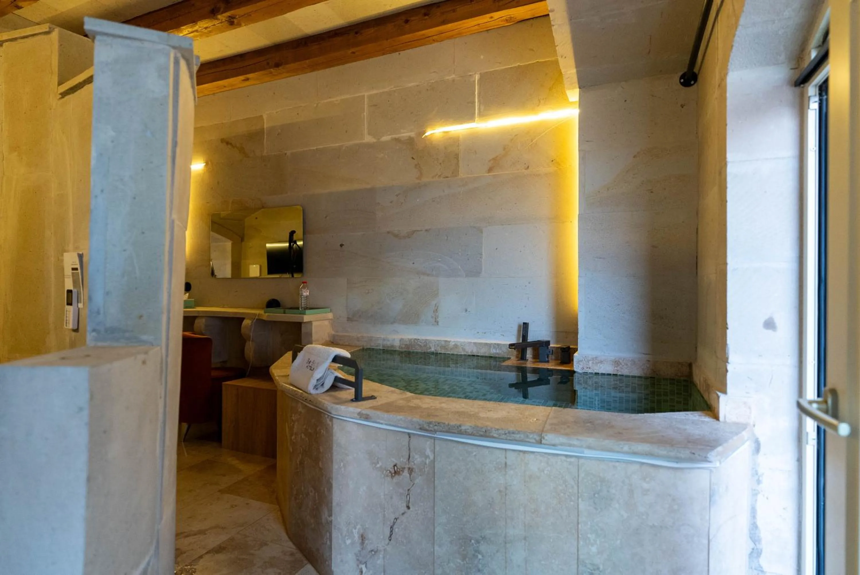 Hot Tub in Be Still Alexa Smart Luxury Escape Adults Only