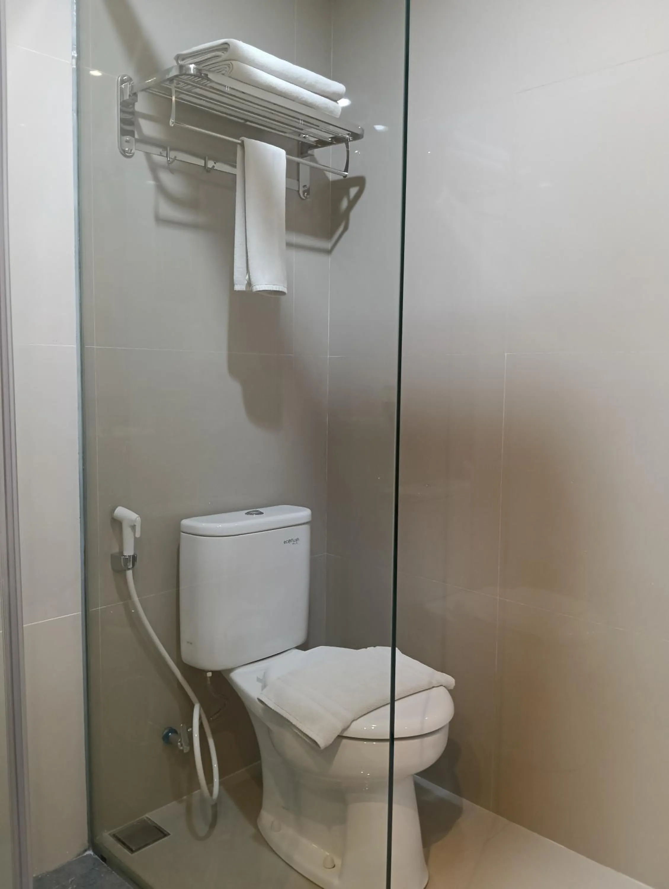 Sunflower Hotel Syariah near Juanda Airport