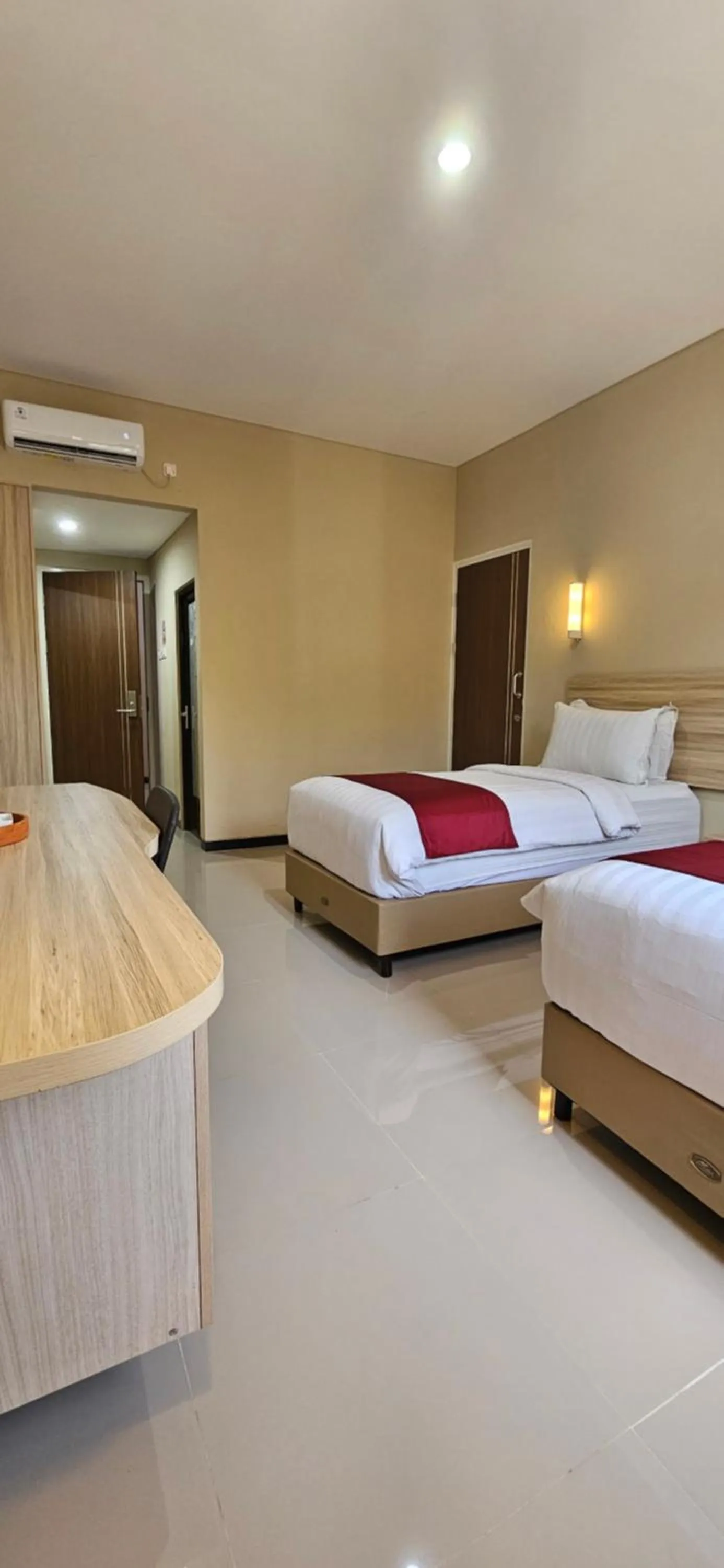 Bedroom, Bed in Sunflower Hotel Syariah near Juanda Airport