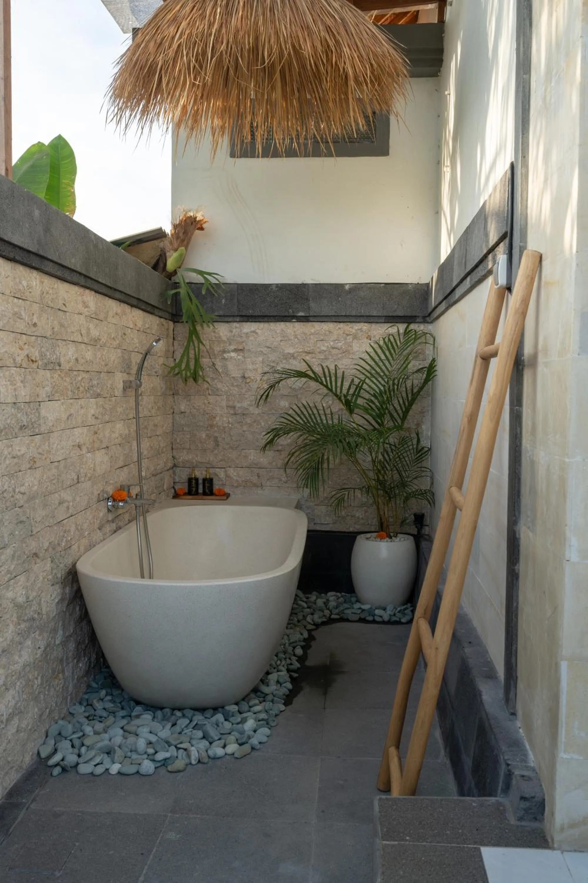 Bath in Wisana Villa Ubud by Dhananjaya Hospitality