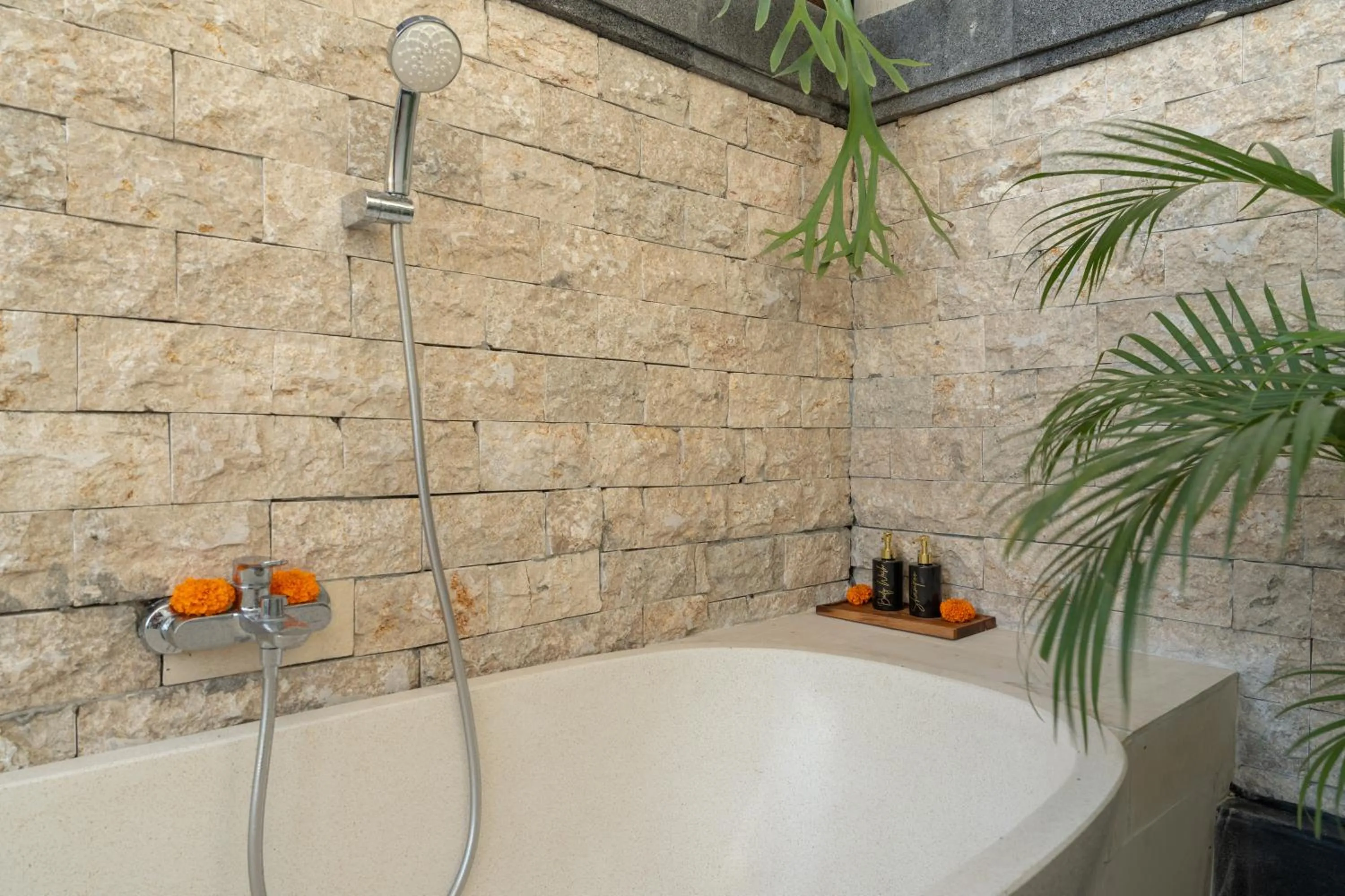 Bath in Wisana Villa Ubud by Dhananjaya Hospitality