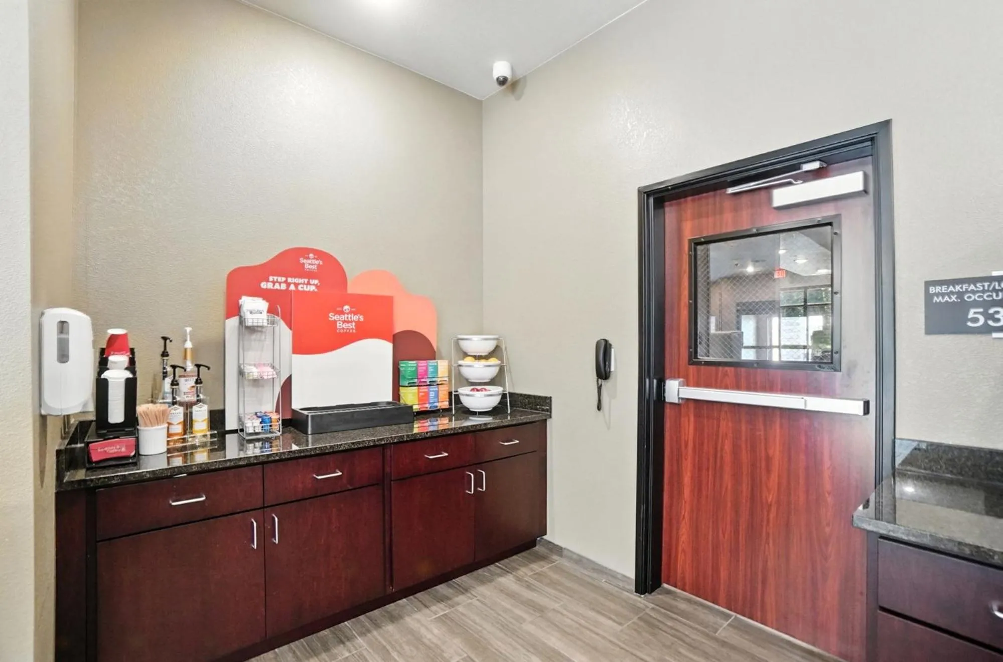 Breakfast in Cobblestone Hotel & Suites - Bellefontaine