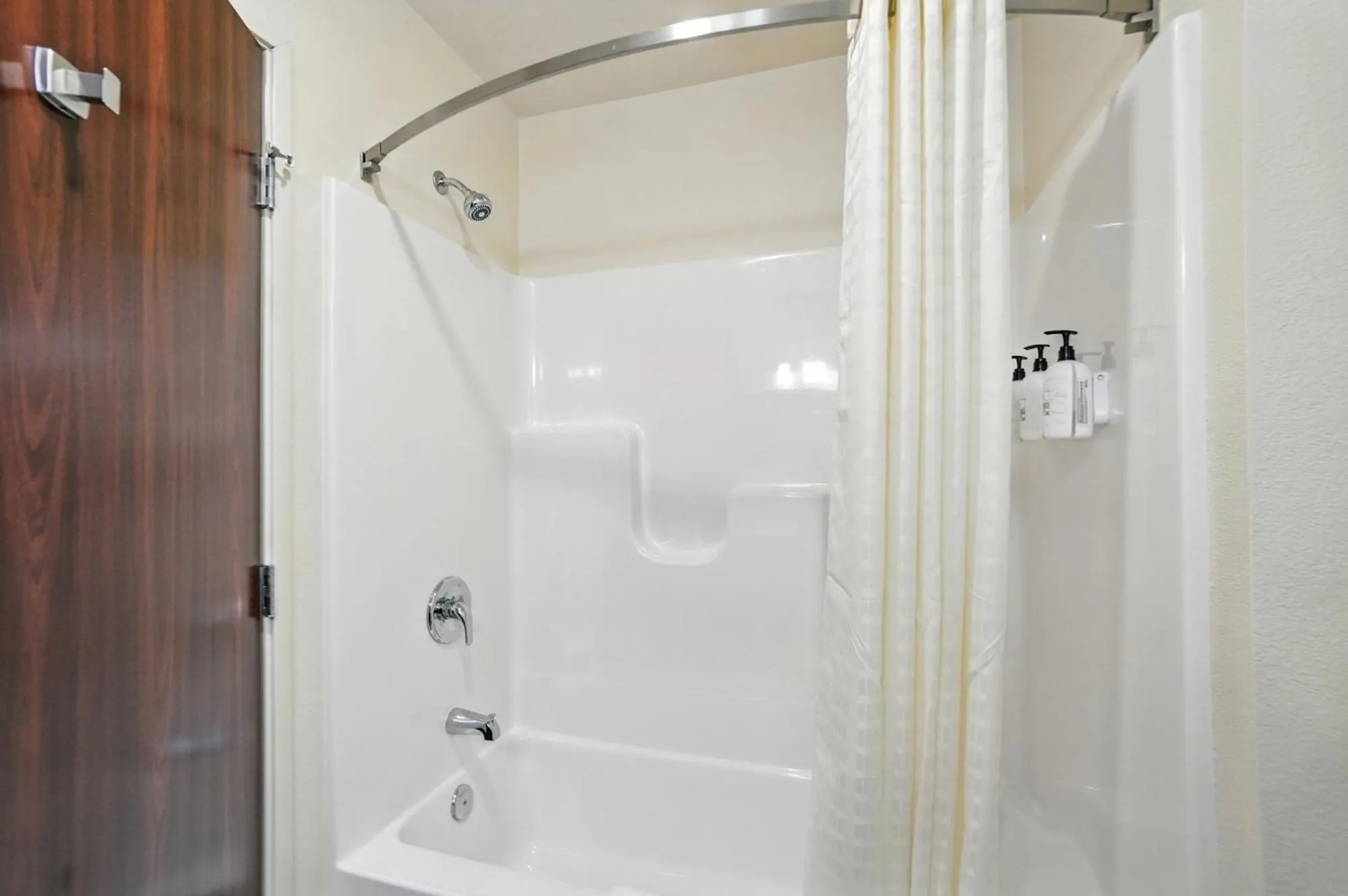 Bathroom in Cobblestone Hotel & Suites - Bellefontaine