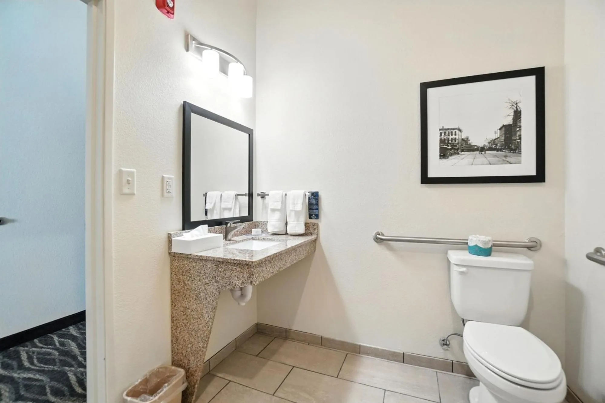 Bathroom in Cobblestone Hotel & Suites - Bellefontaine
