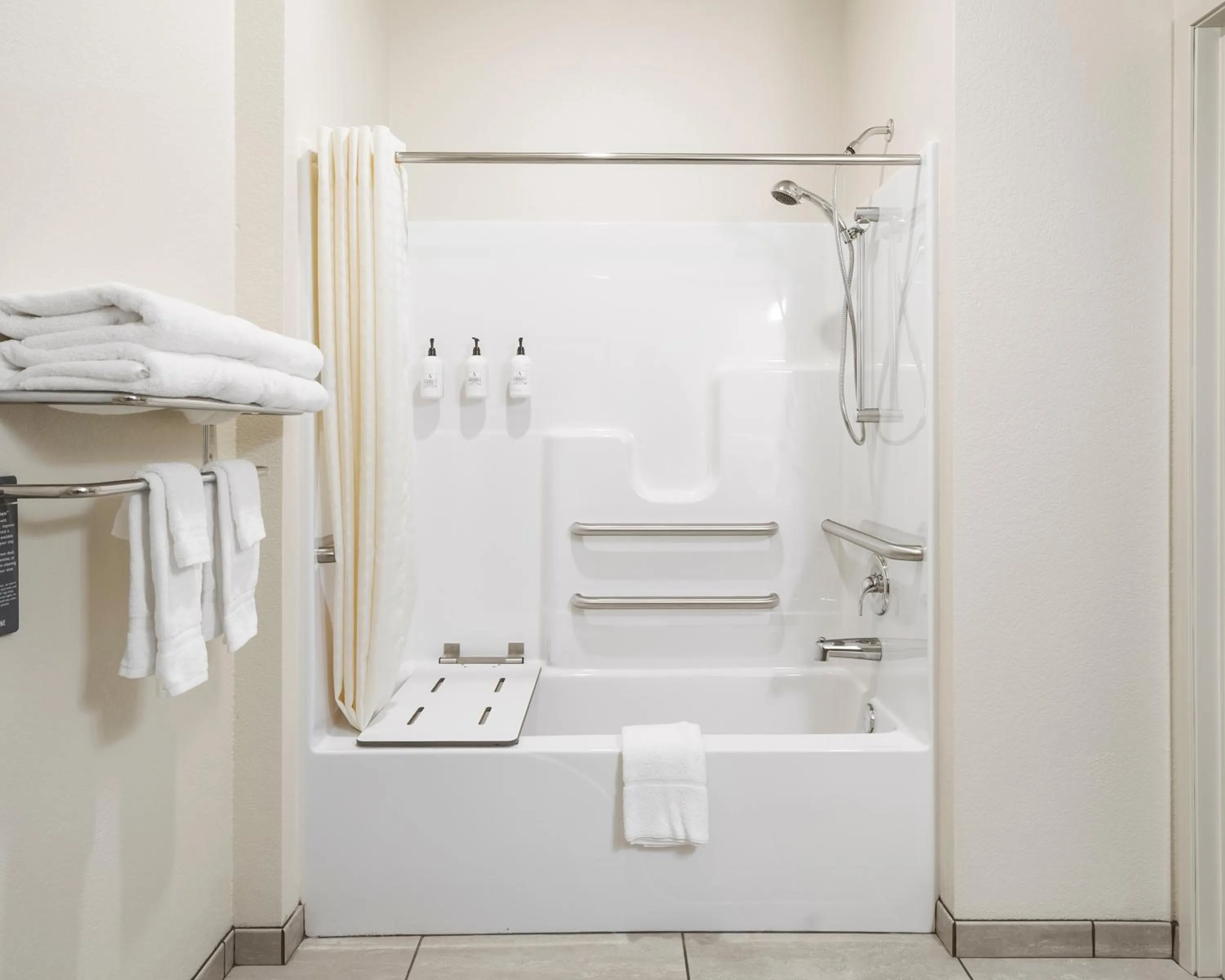 Bathroom in Cobblestone Hotel & Suites - Bellefontaine