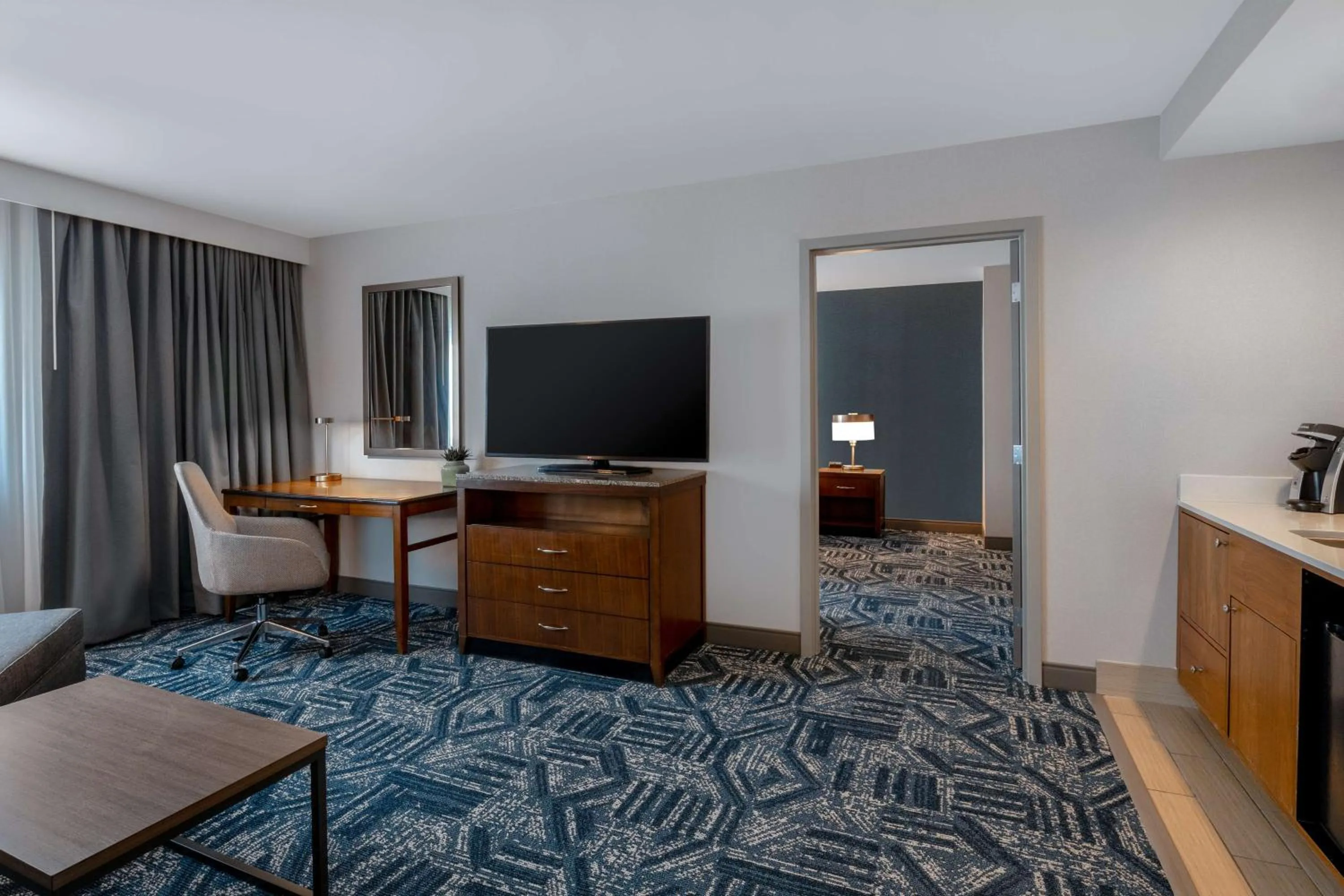 Bedroom in Hilton Garden Inn Burlington Downtown