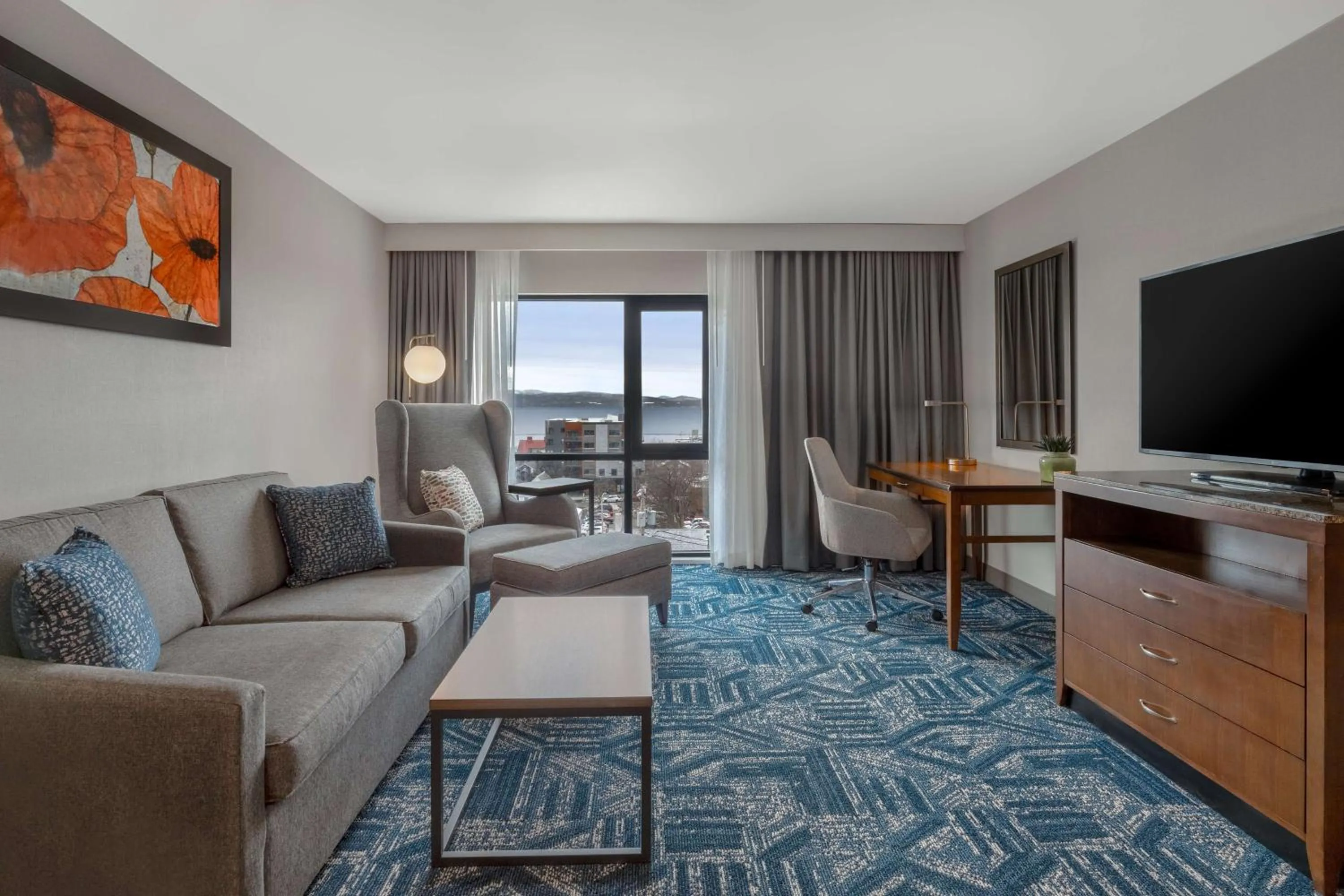 Living room in Hilton Garden Inn Burlington Downtown