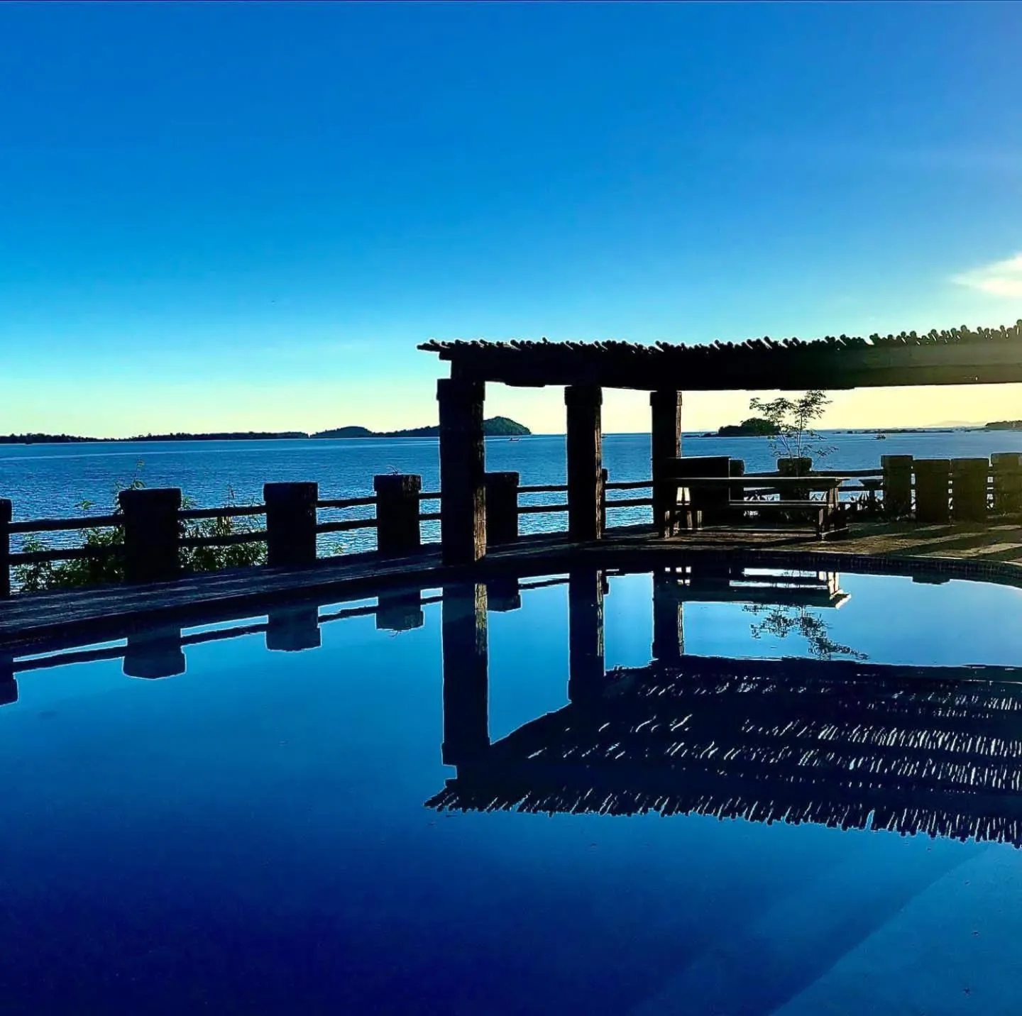 Swimming pool in Lake Safari Lodge