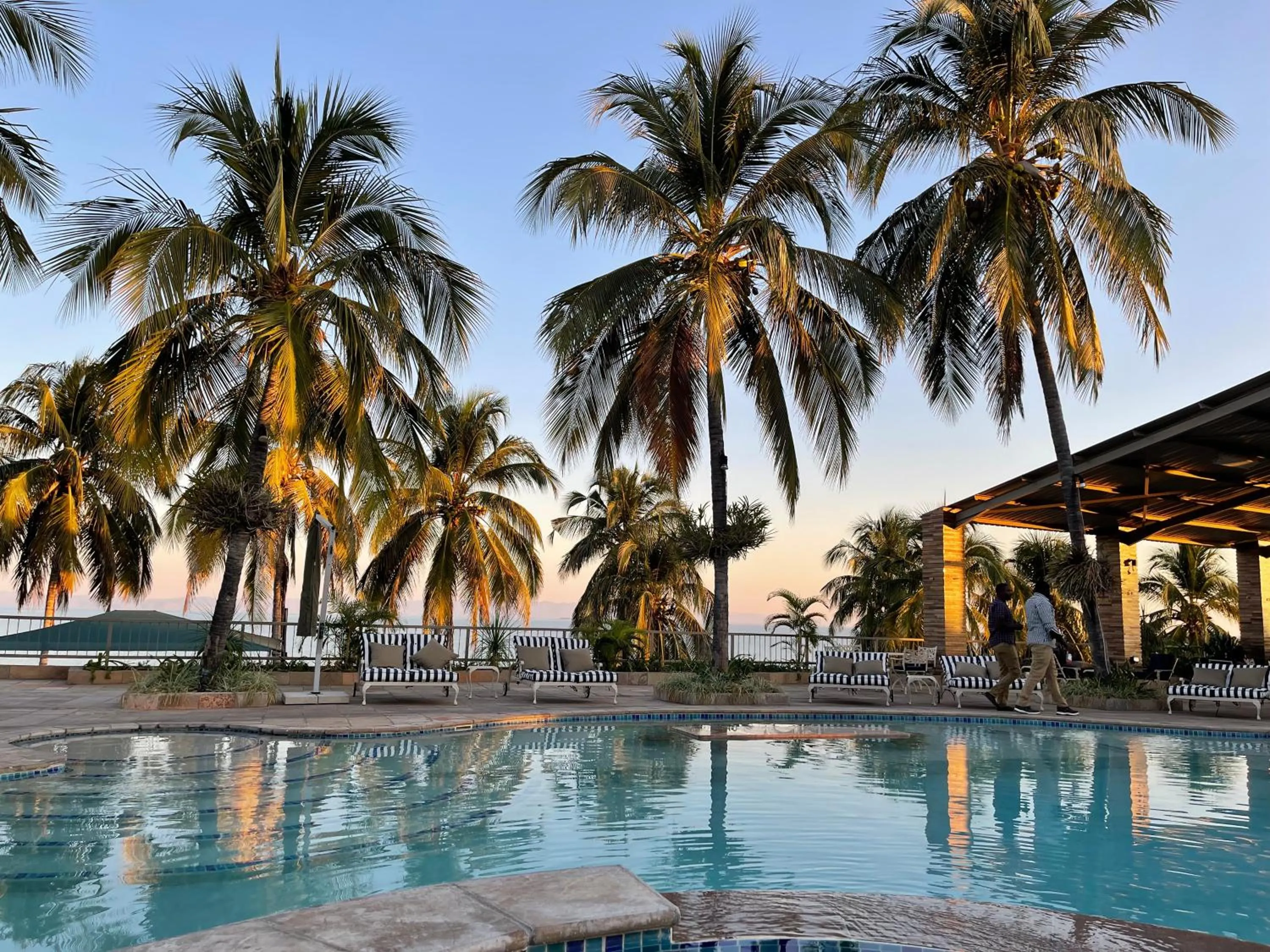 Swimming pool in Lake Safari Lodge