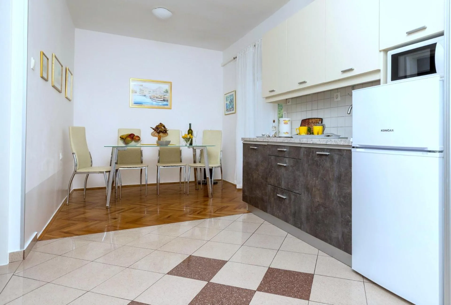 Coffee/tea facilities in Apartments Kremenici