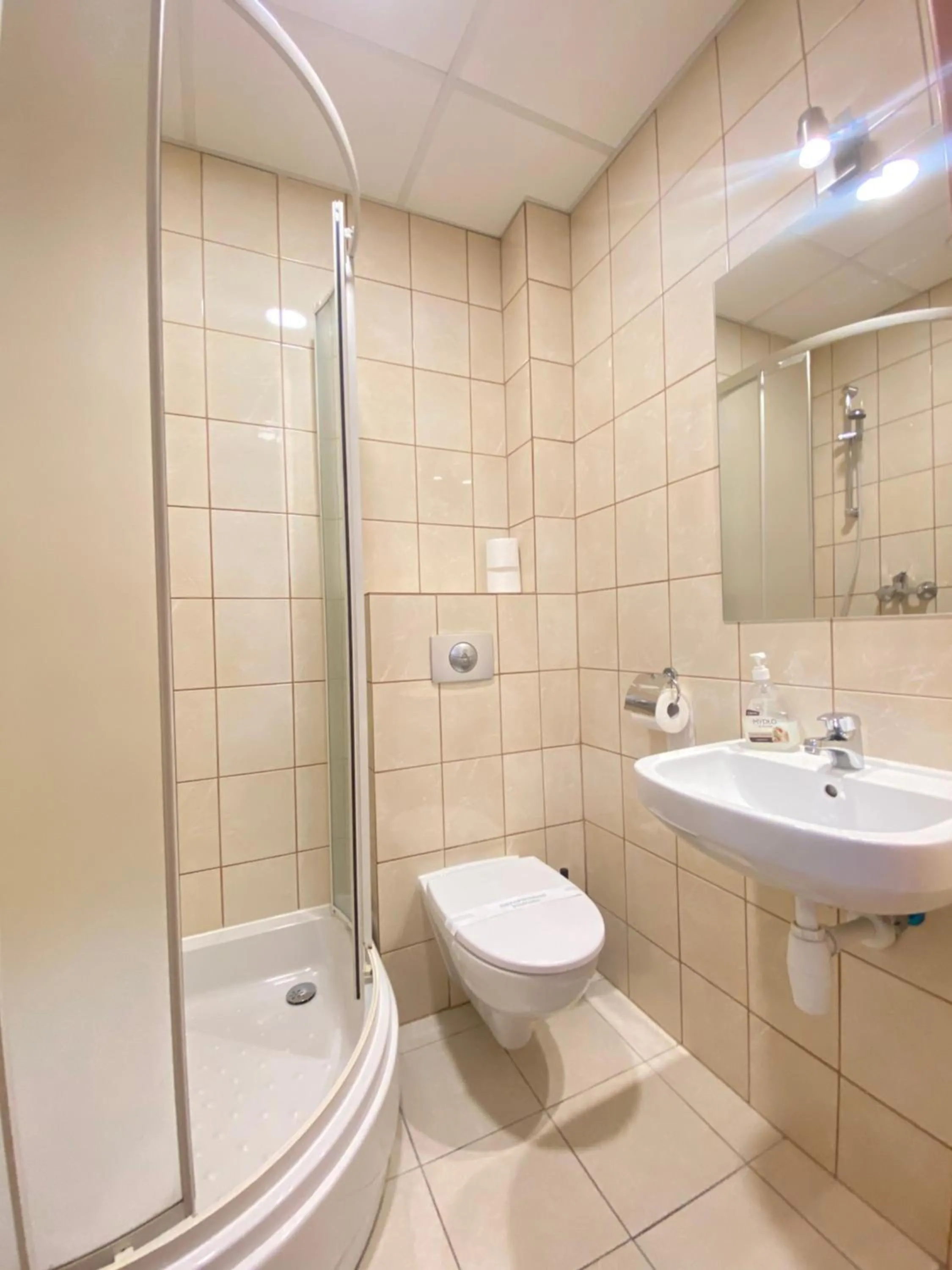 Shower in Freedom Hostel