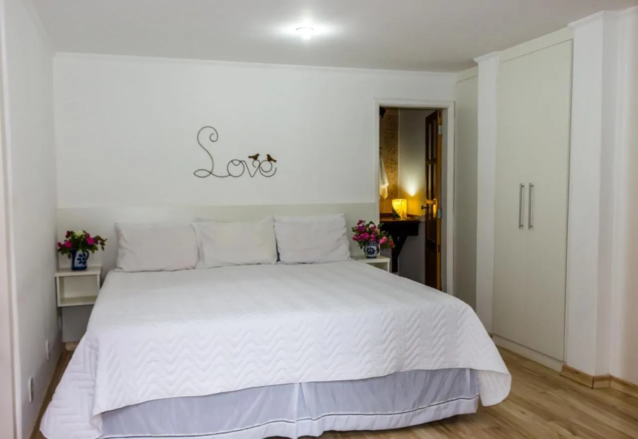 King Suite with Balcony in Pousada Paraíso dos Anjos