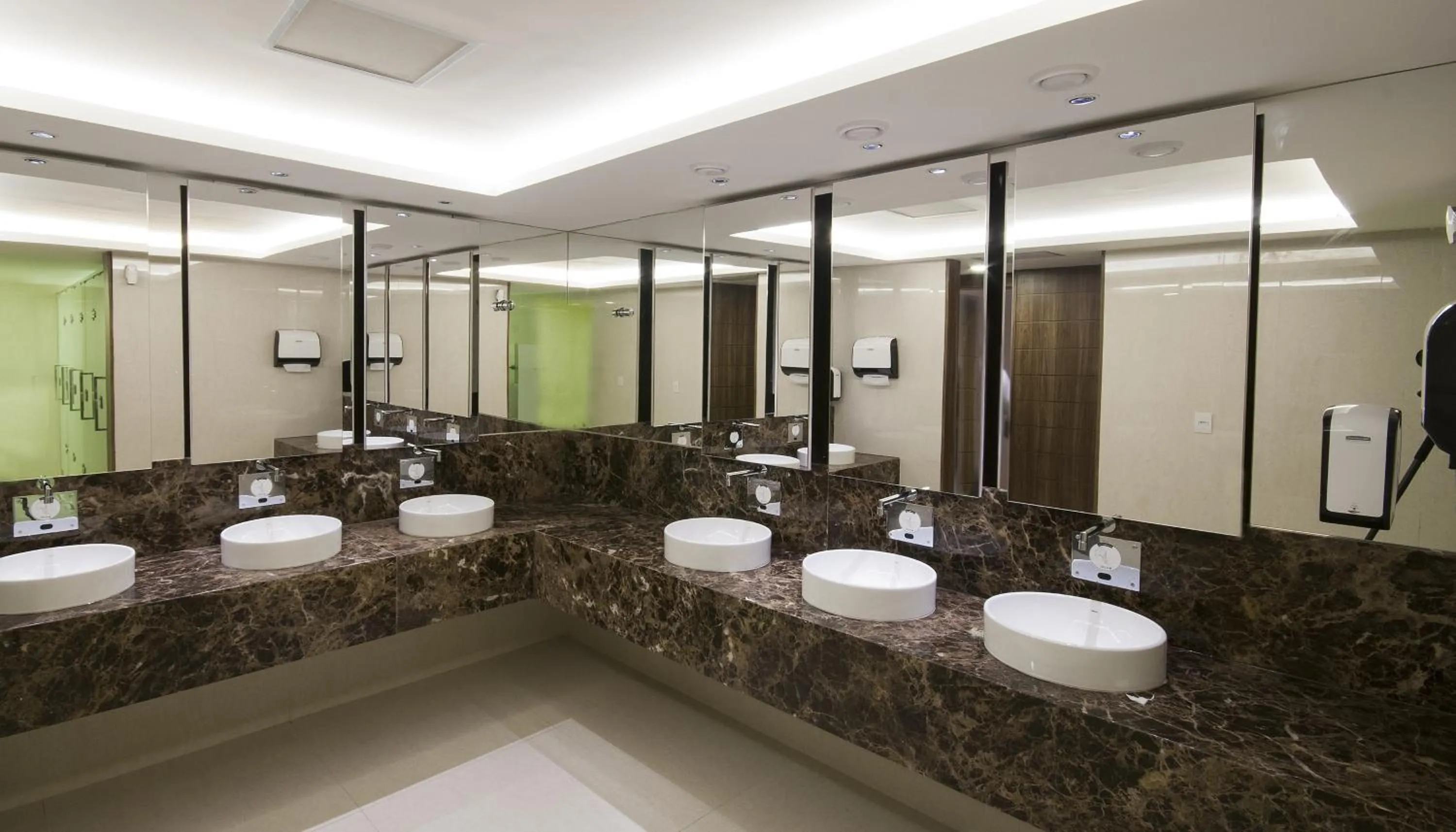 Bathroom in Américas Barra Hotel