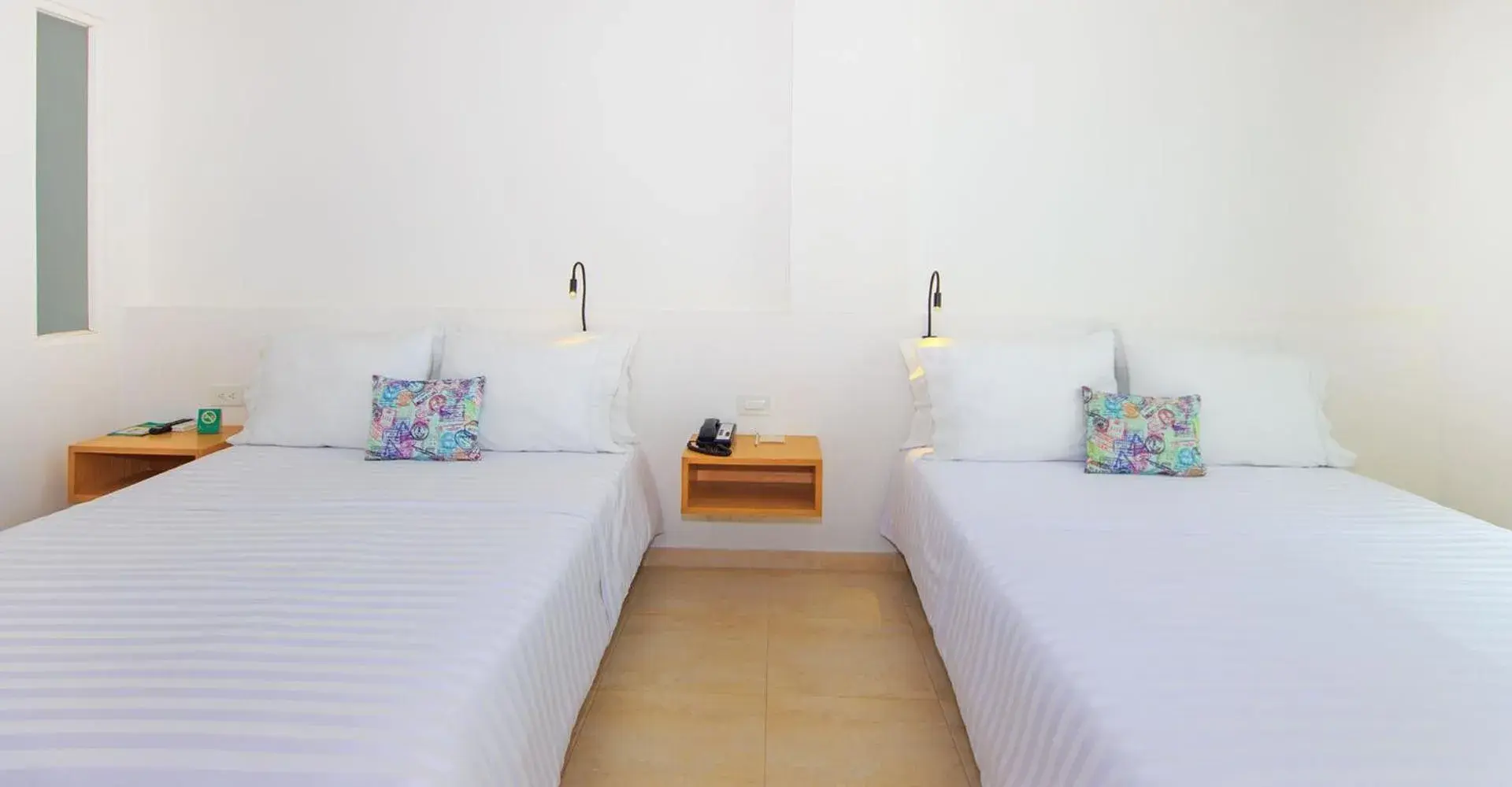 Photo of the whole room, Bed in Del Mar Hotel Photo of the whole room, Bed in Del Mar Hotel