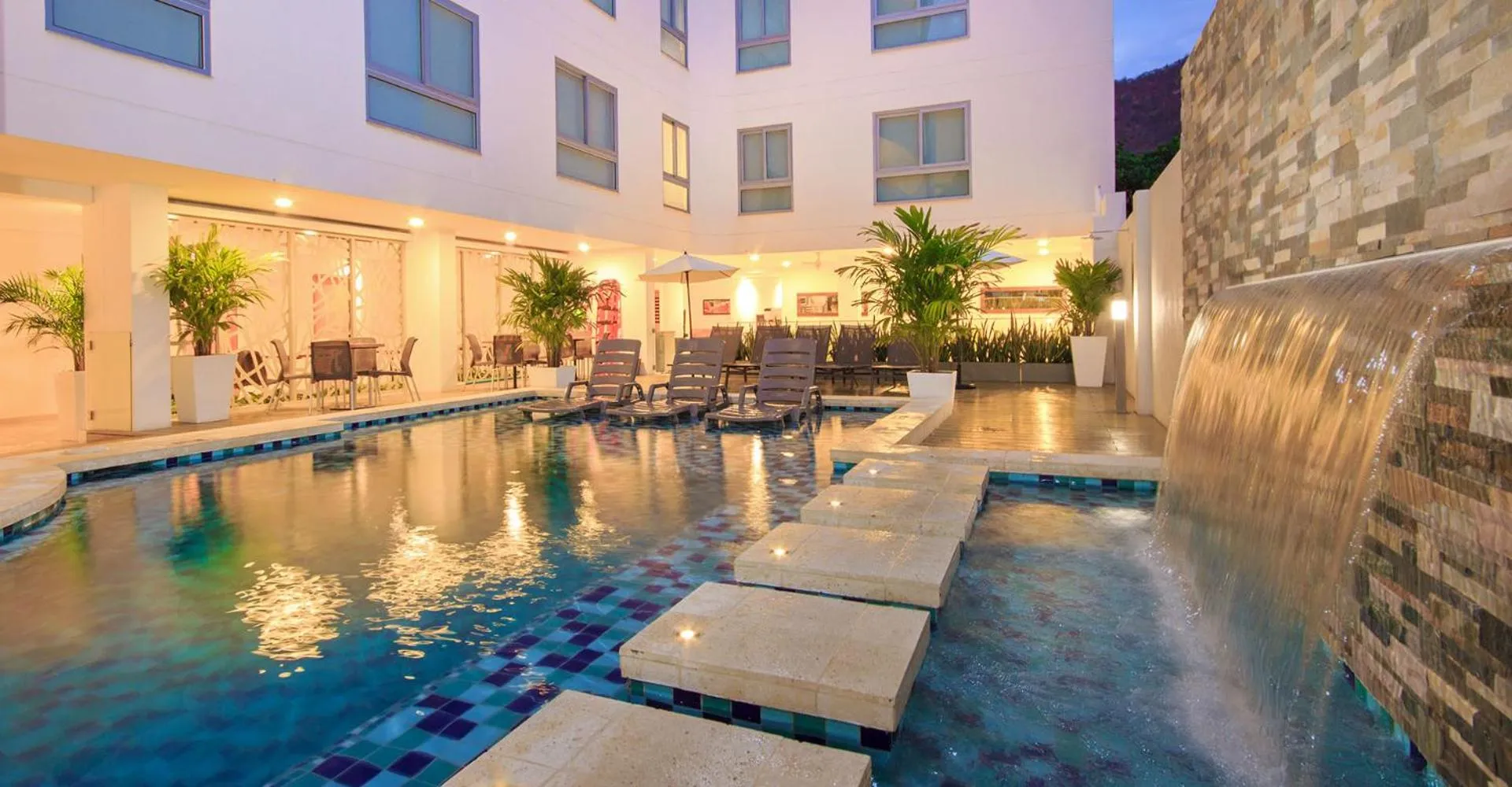 Pool view in Del Mar Hotel