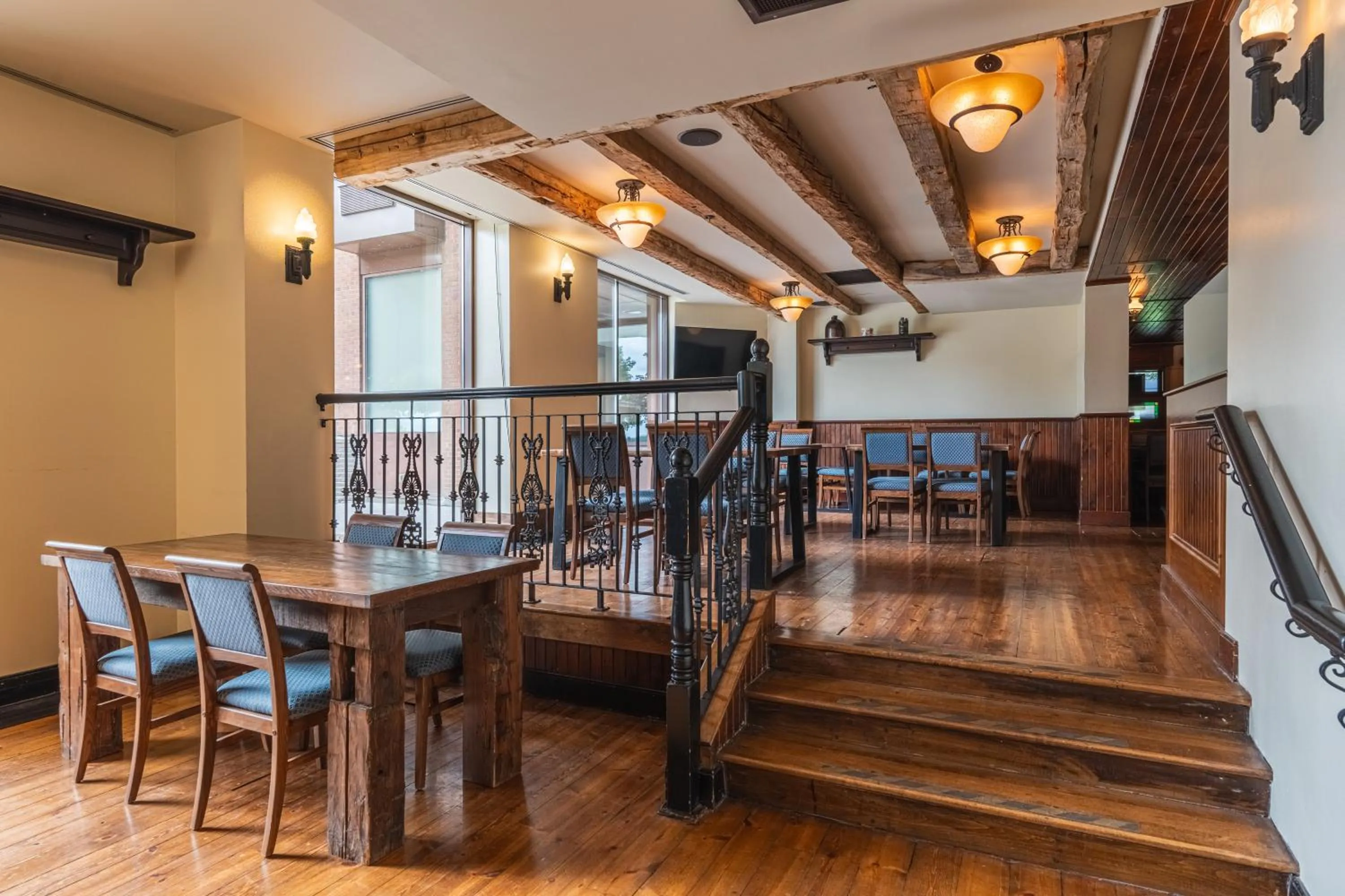 Restaurant/places to eat in DEV Hotel and Conference Centre